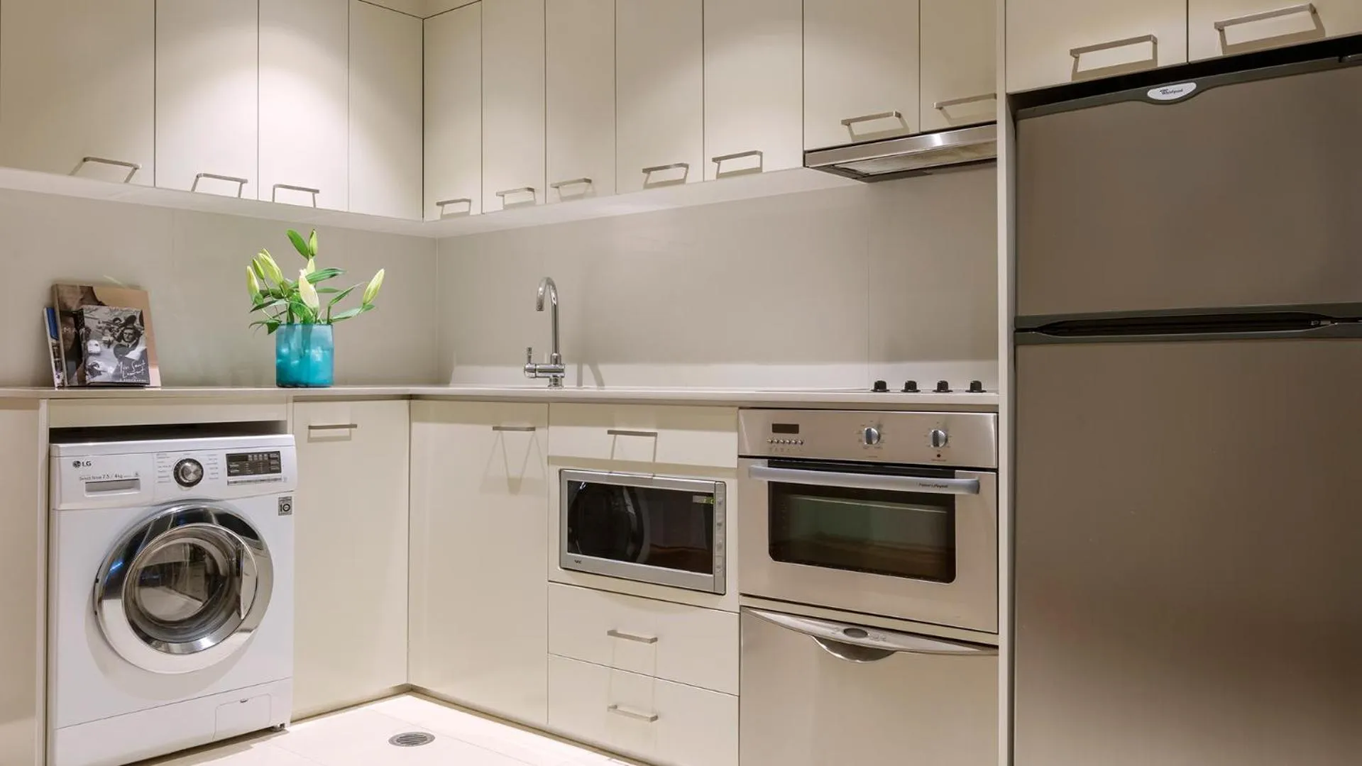 Kitchen or kitchenette in Oaks Gold Coast Hotel