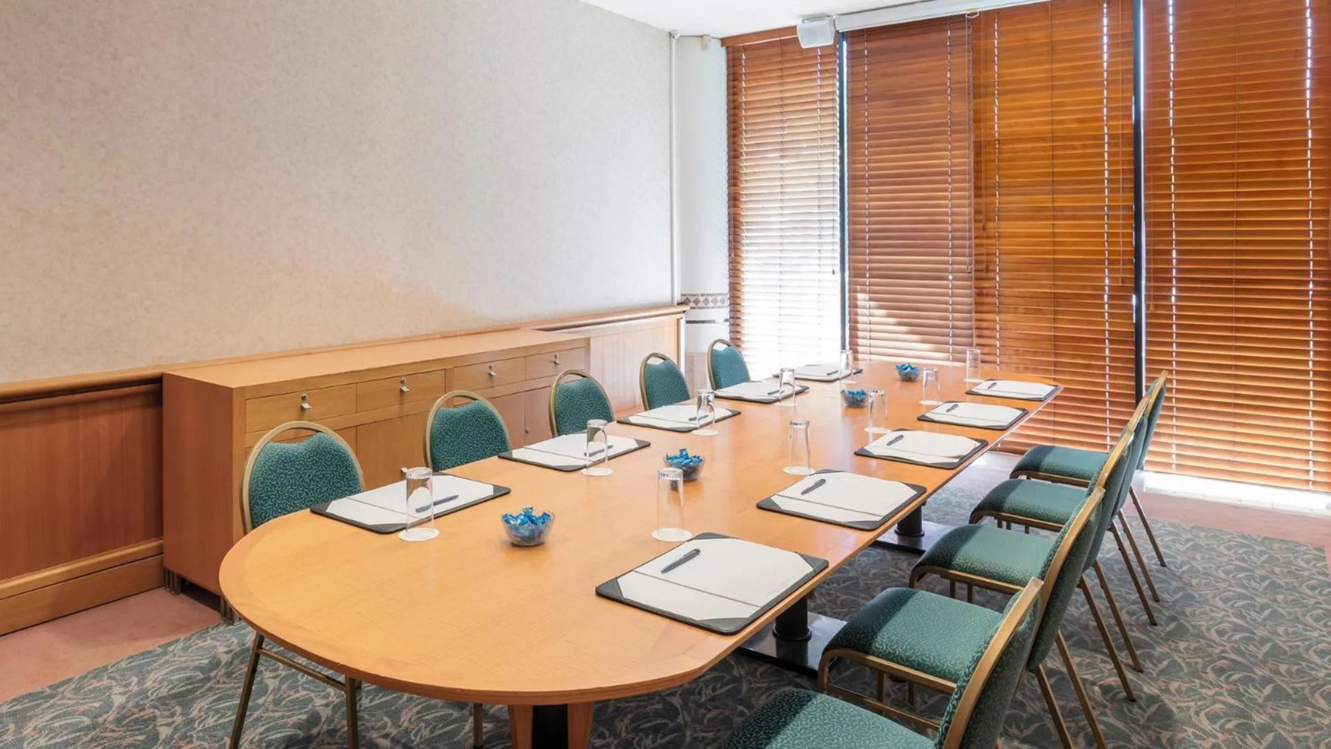 Meeting/conference room in Oaks Gold Coast Hotel