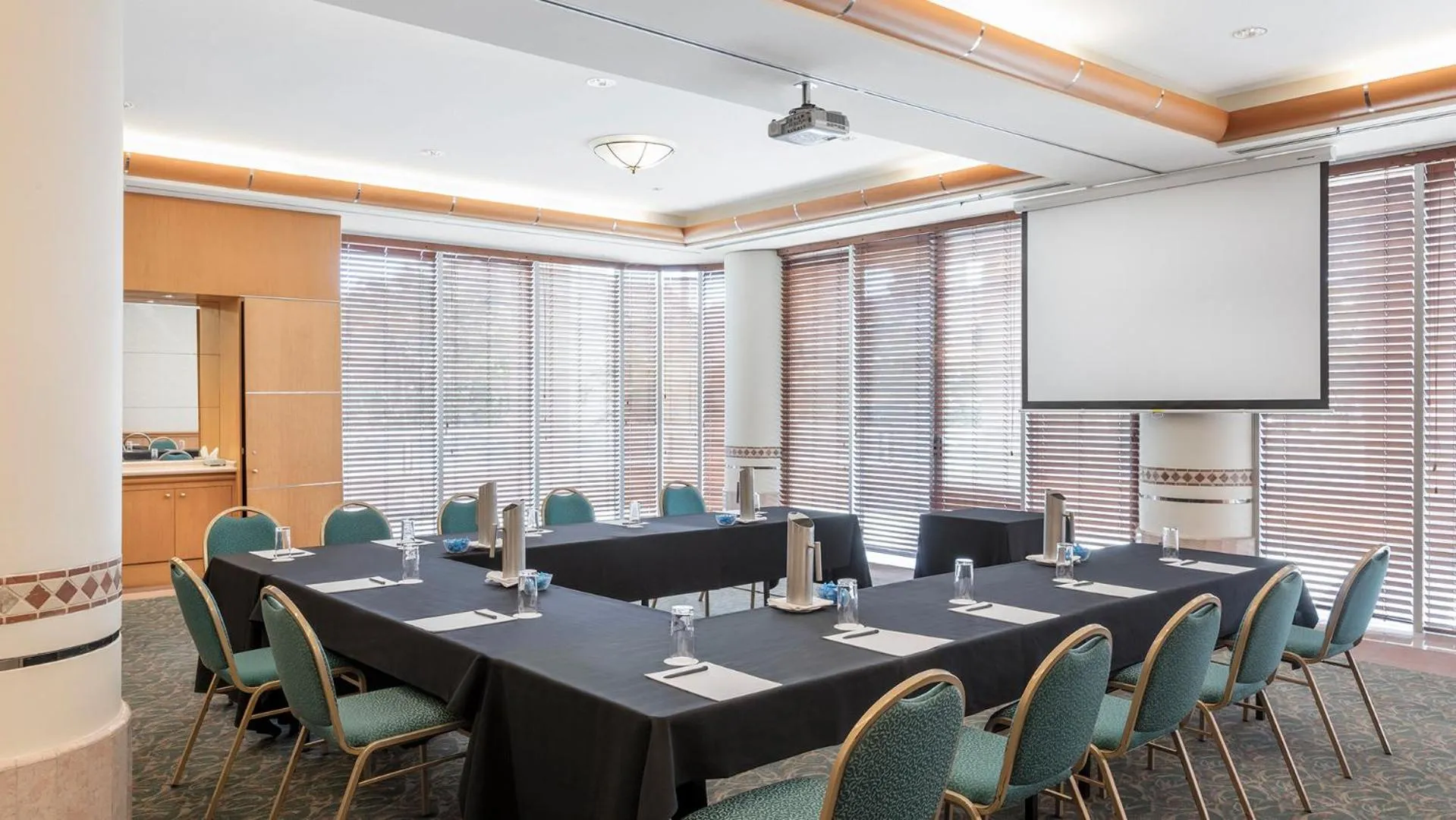 Meeting/conference room in Oaks Gold Coast Hotel