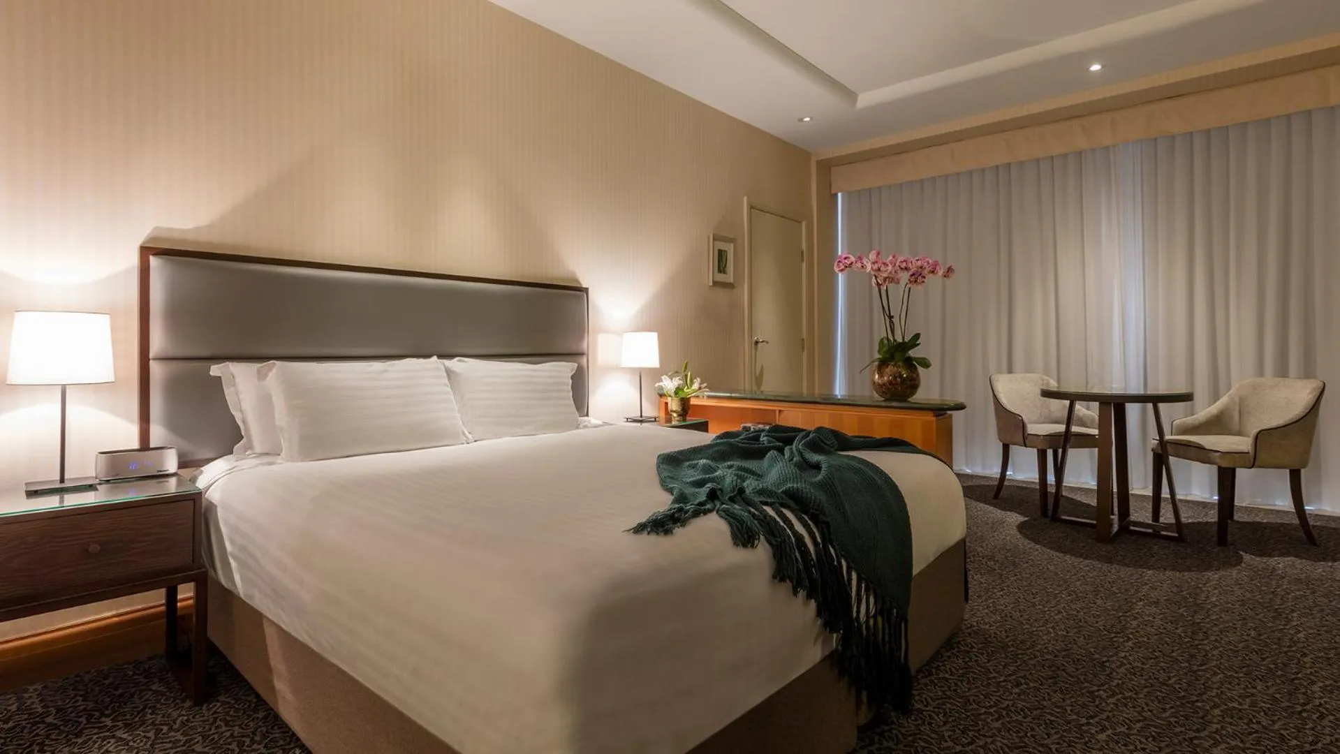 Bed in Oaks Gold Coast Hotel