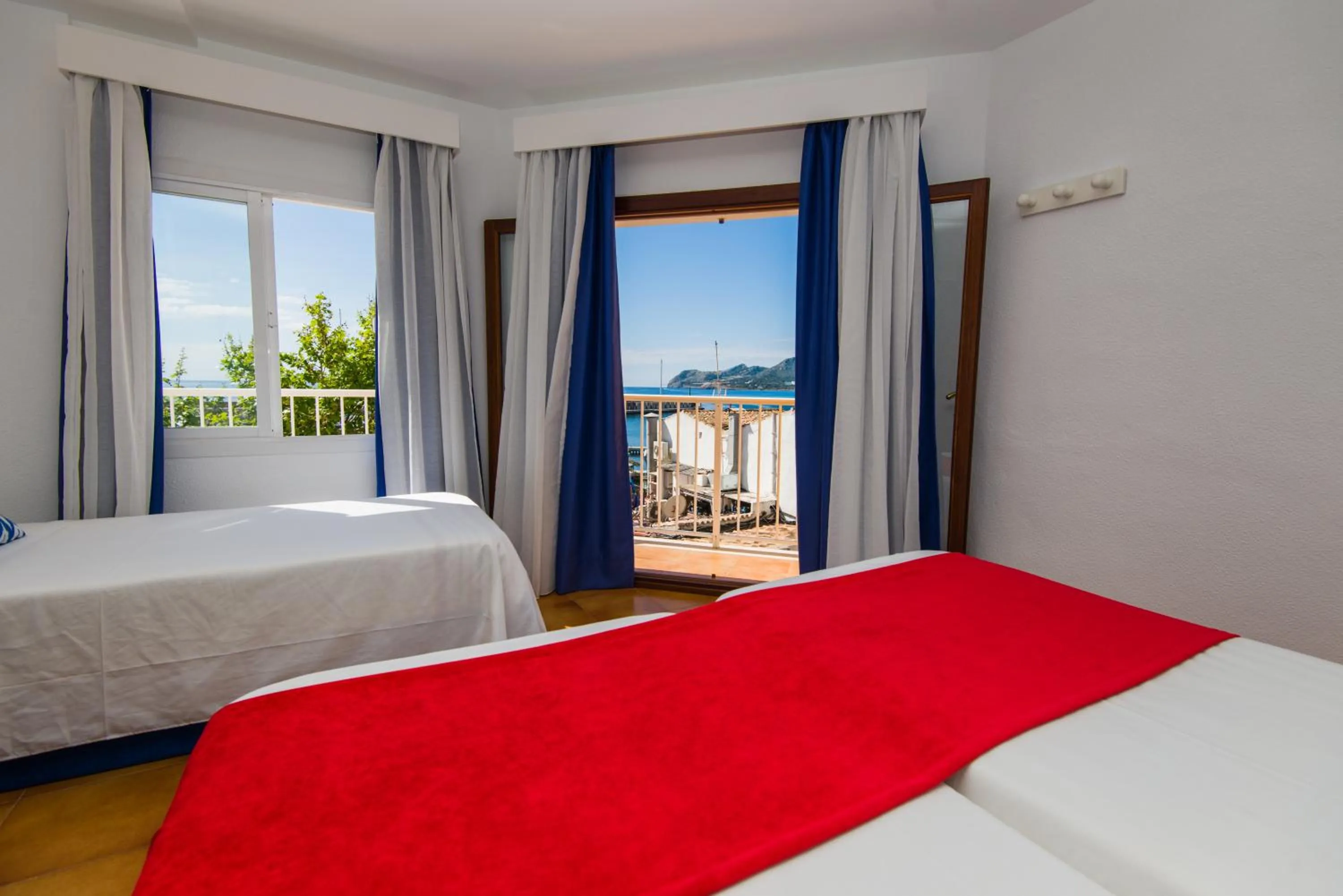 Photo of the whole room, Bed in Hostal Cala Ratjada