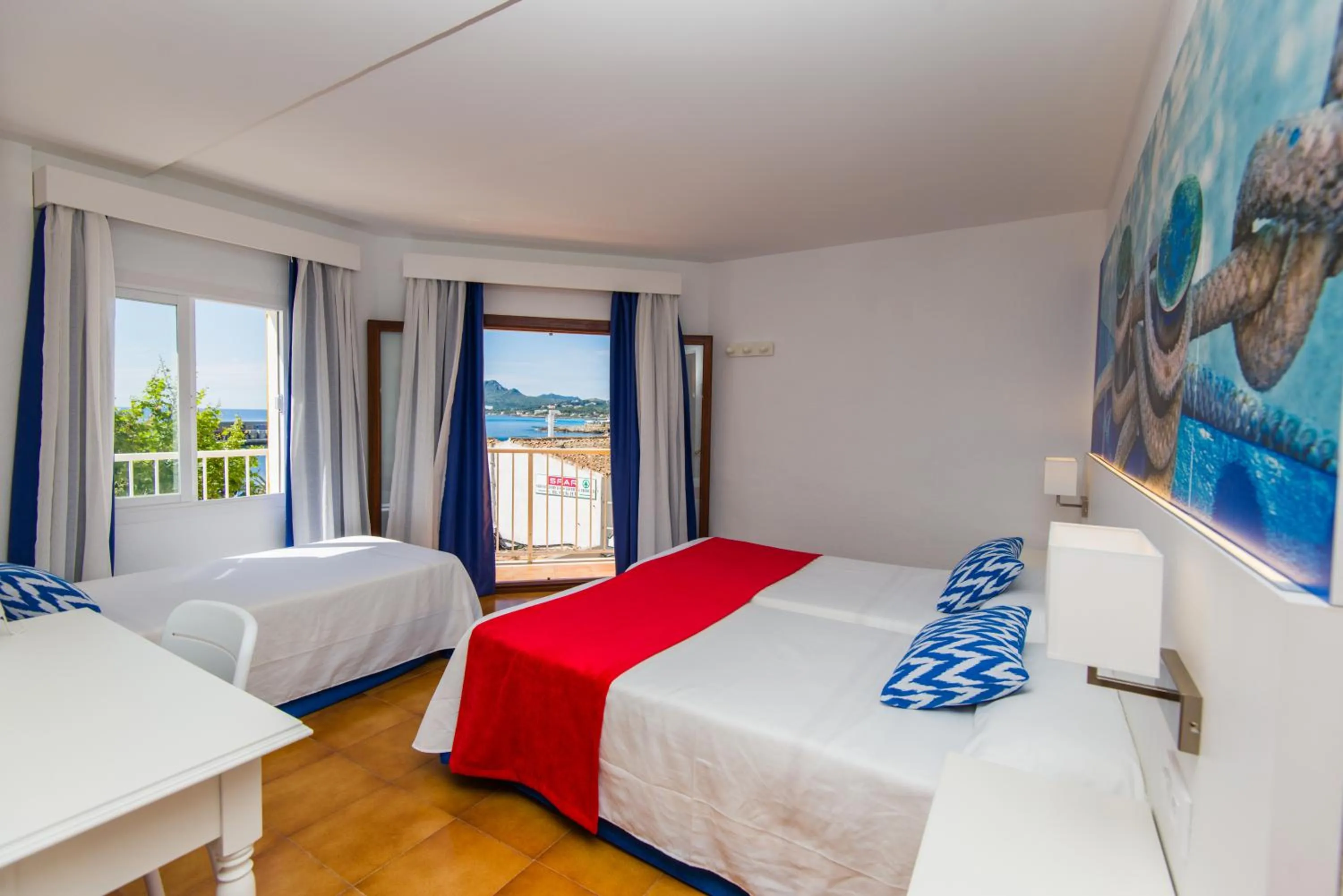 Photo of the whole room, Bed in Hostal Cala Ratjada