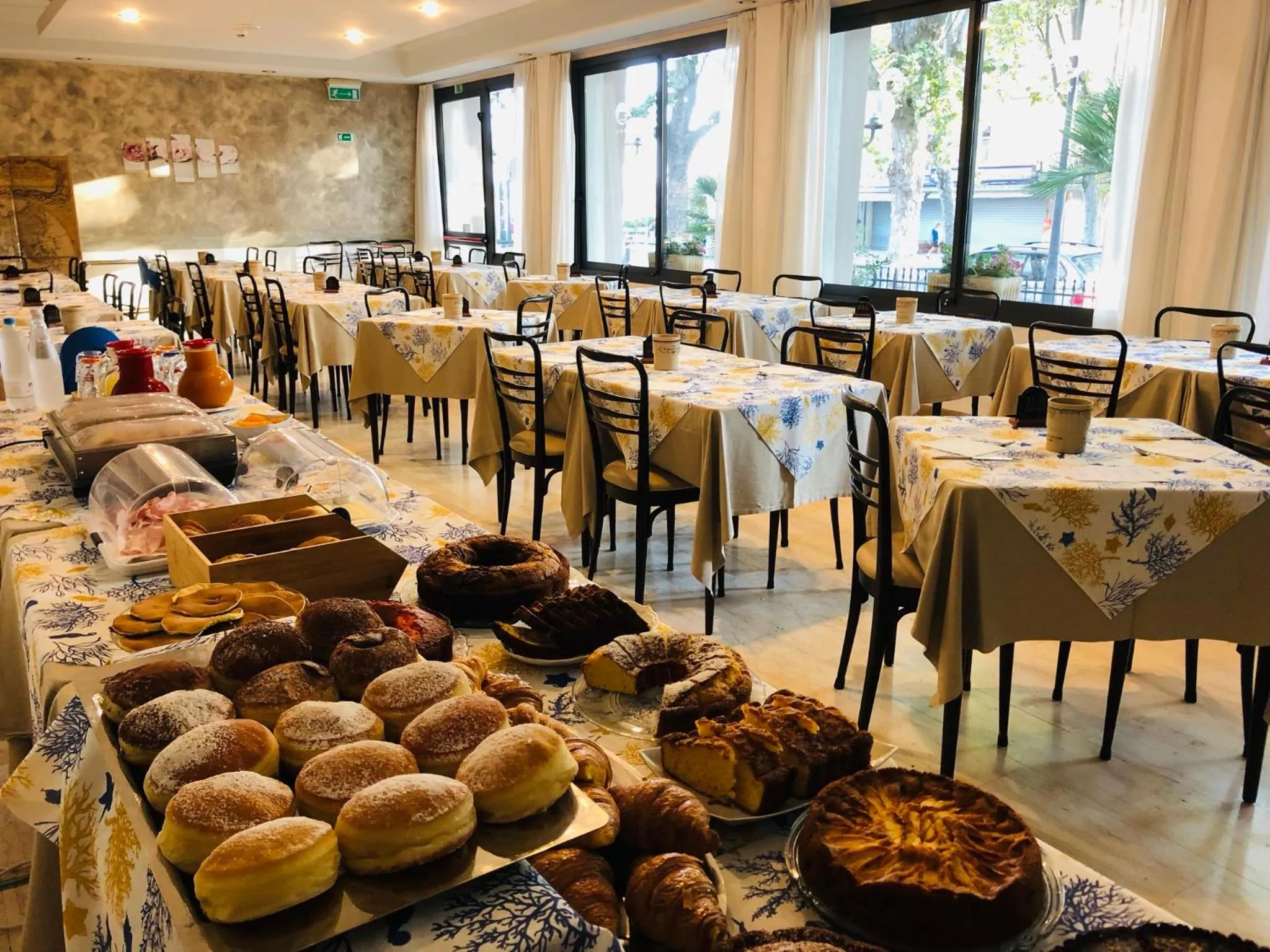 Breakfast in Piccolo Hotel