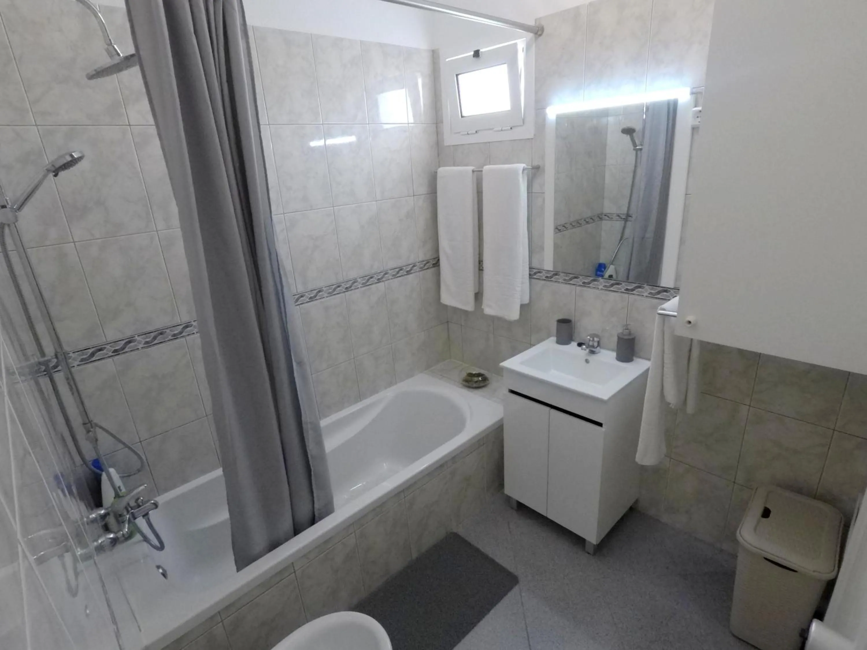 Bathroom in Pereira Place
