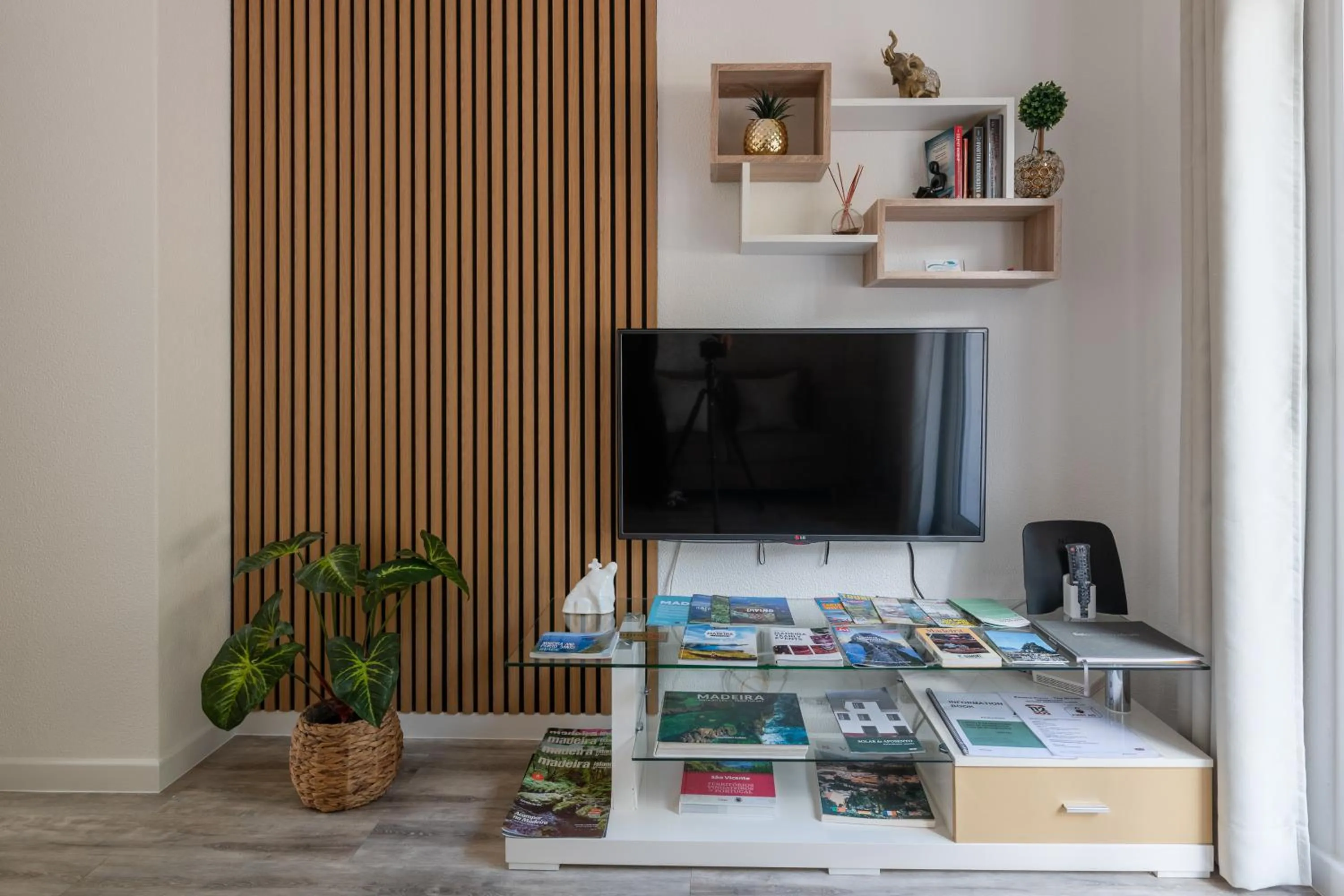 Communal lounge/ TV room in Pereira Place