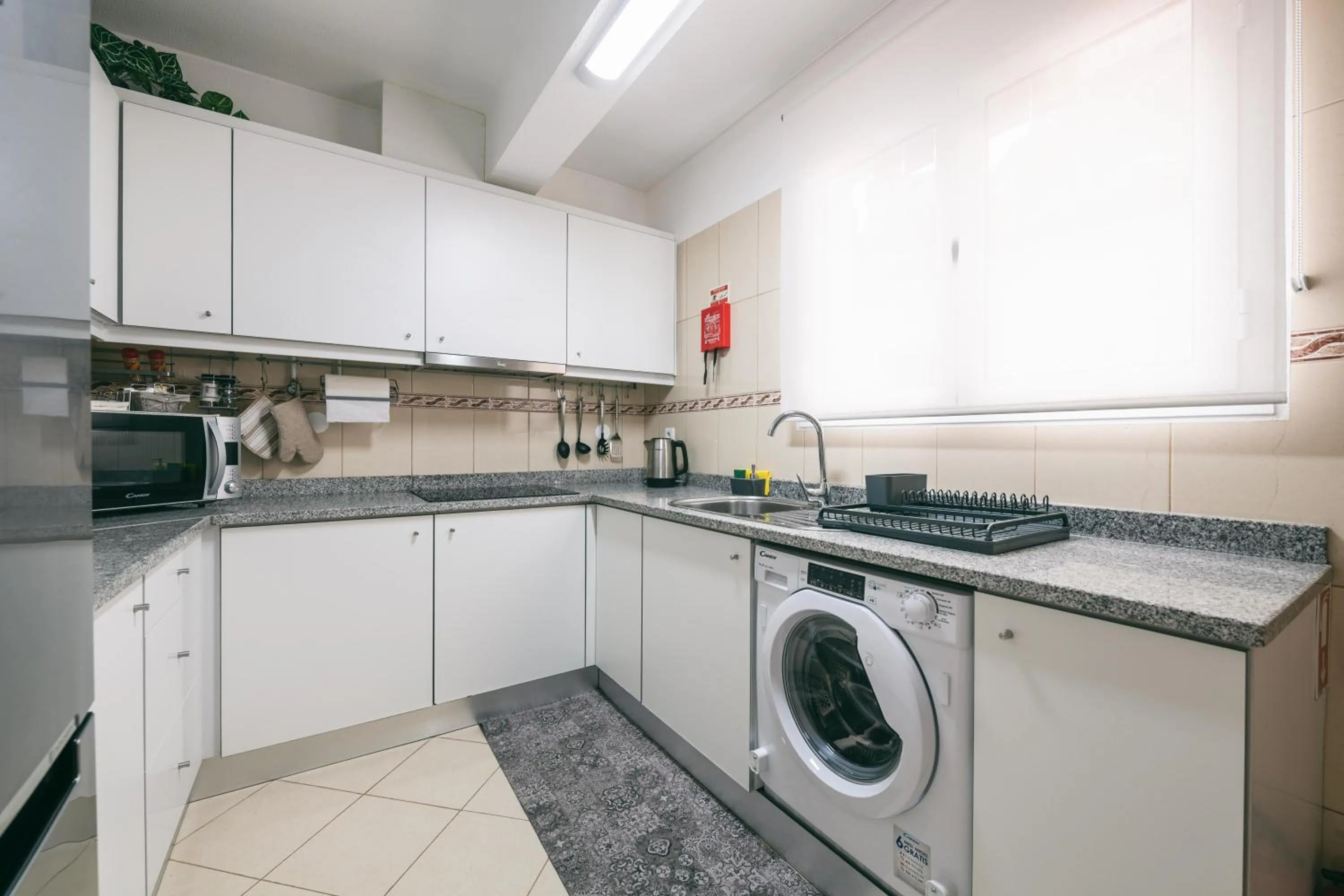 Kitchen or kitchenette in Pereira Place