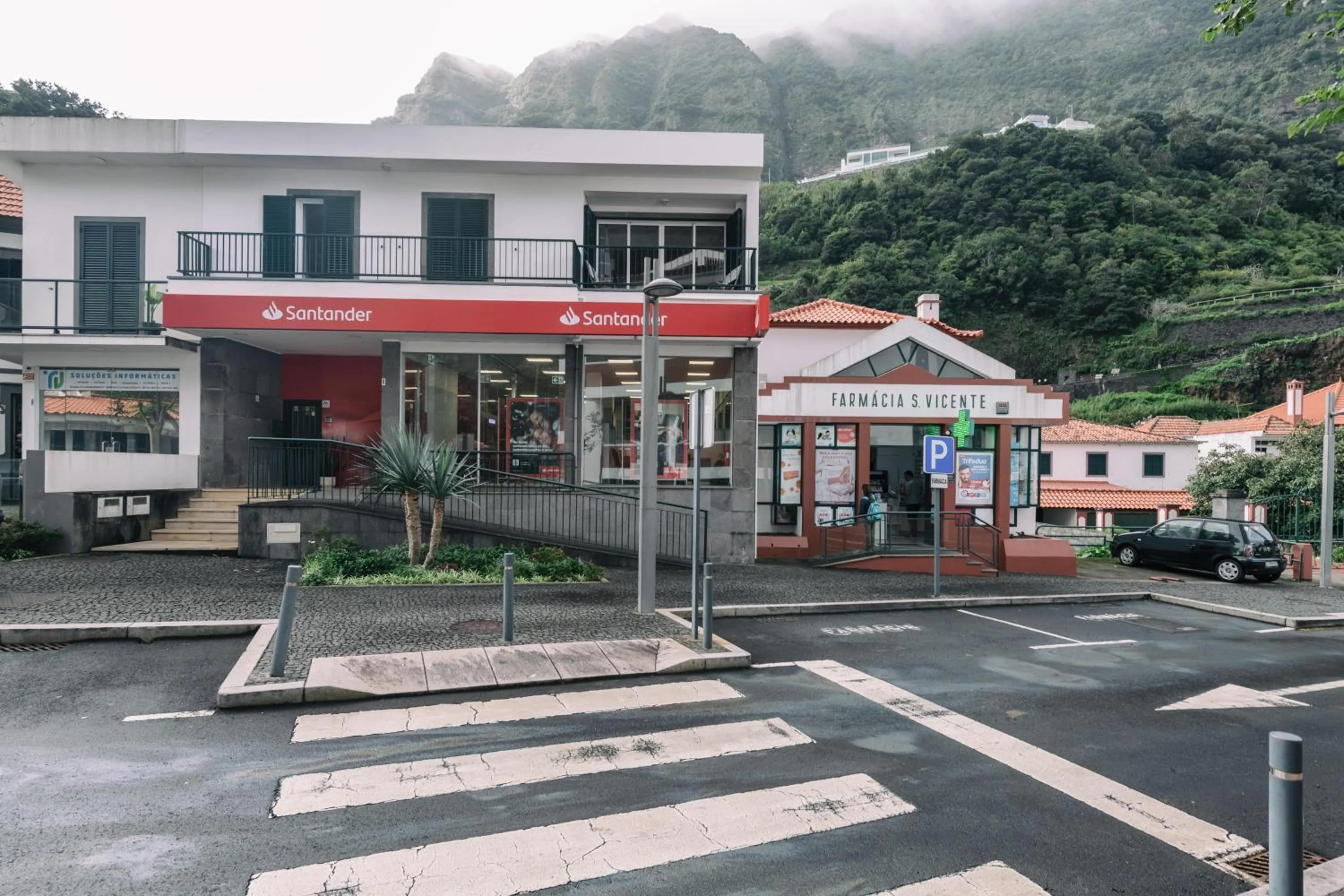 Property building in Pereira Place