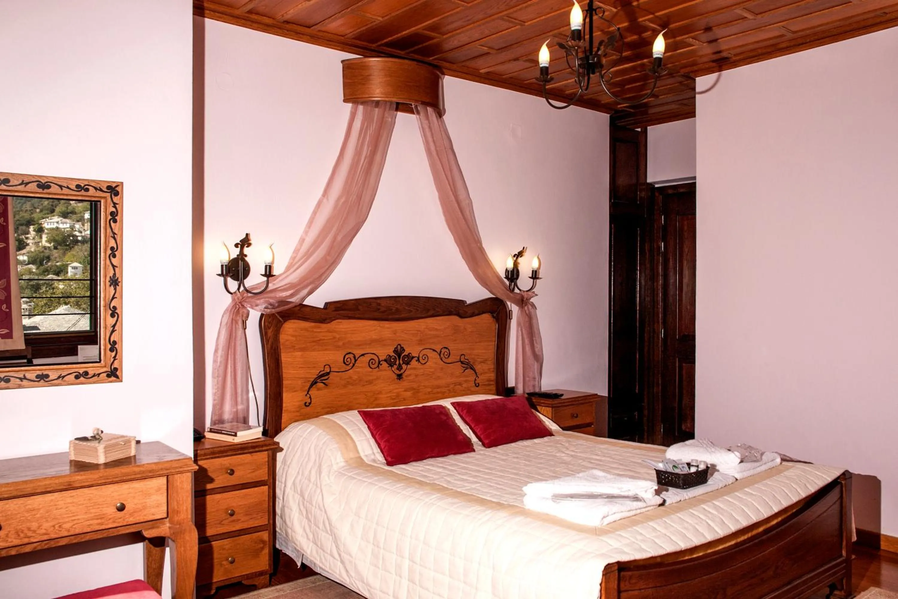 Photo of the whole room, Bed in Archontiko Koilia