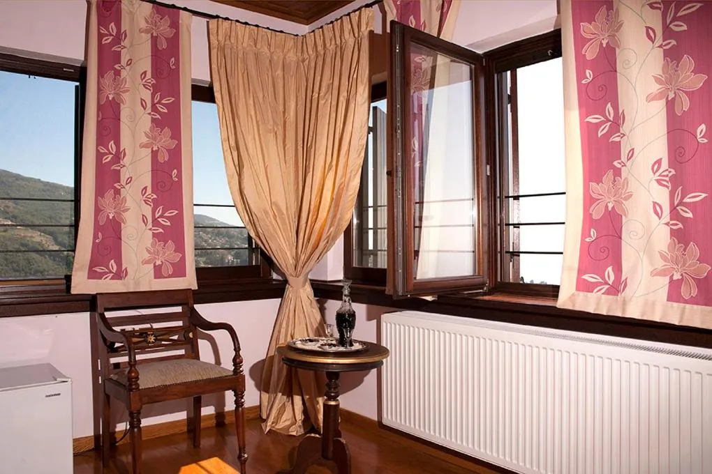 Photo of the whole room in Archontiko Koilia