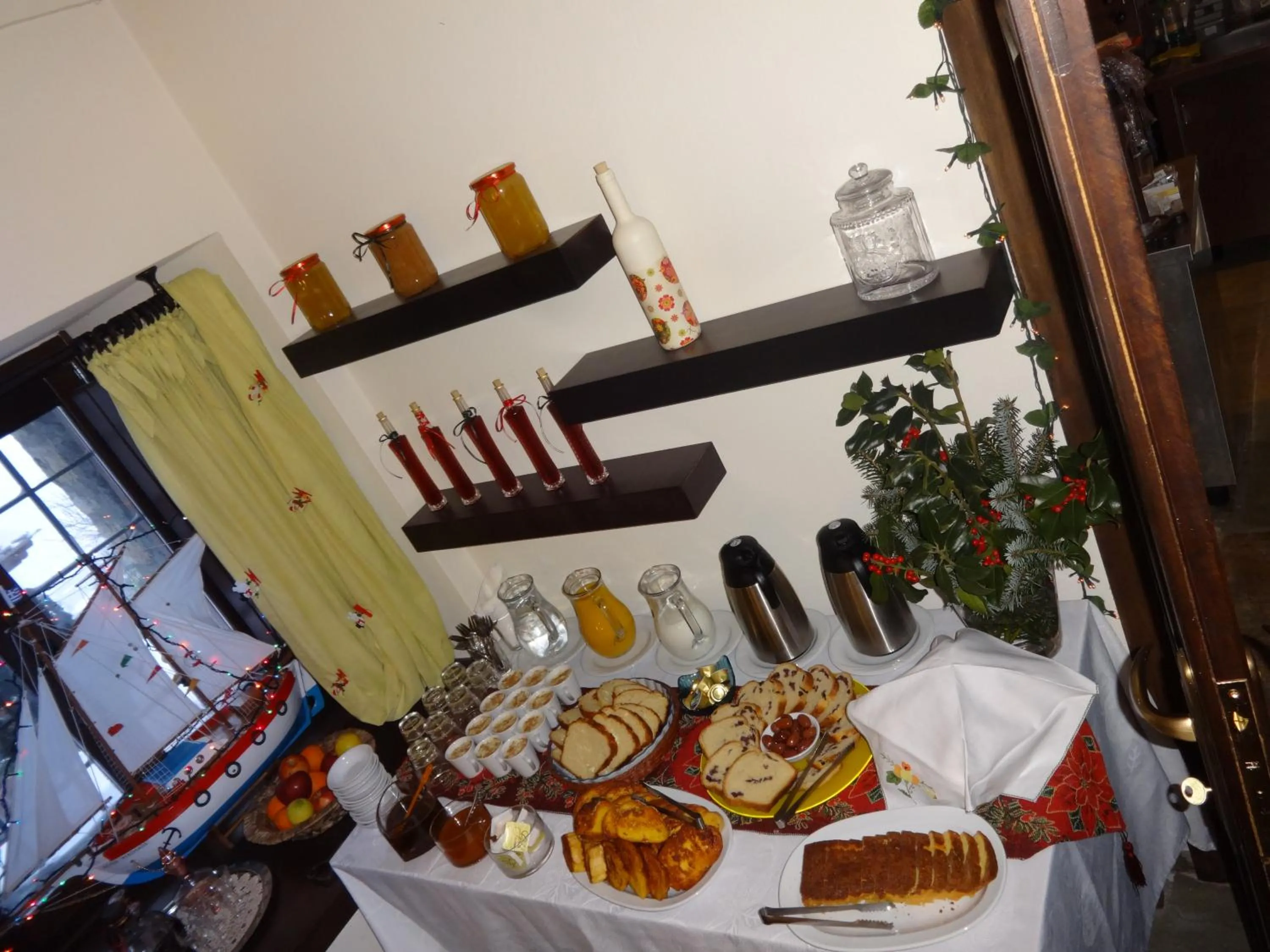 Buffet breakfast in Archontiko Koilia