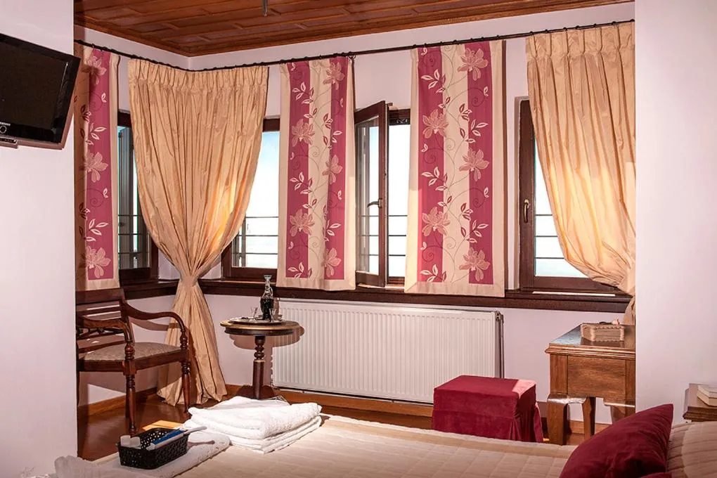 Photo of the whole room in Archontiko Koilia