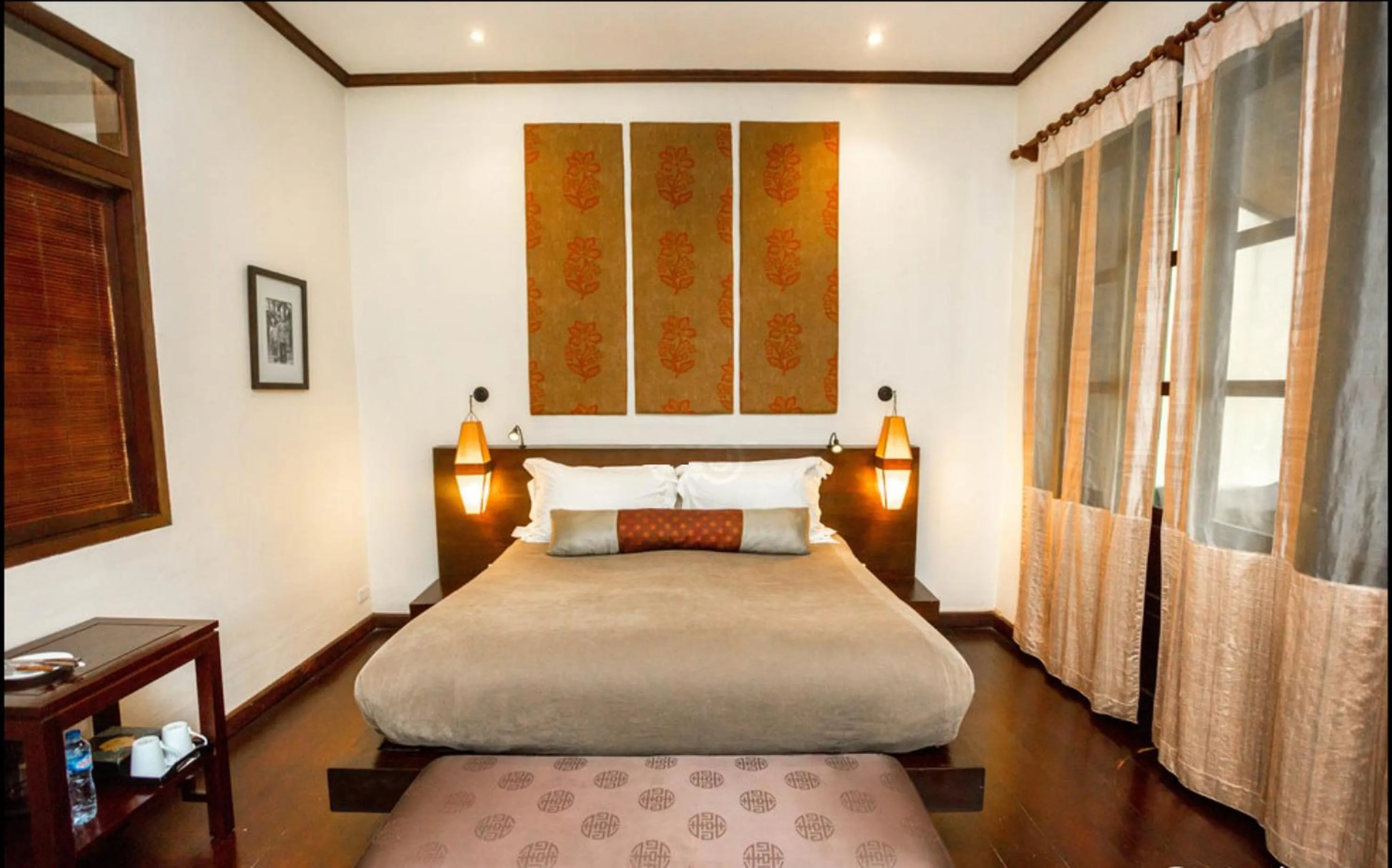 Bedroom, Bed in The Apsara Rive Droite
