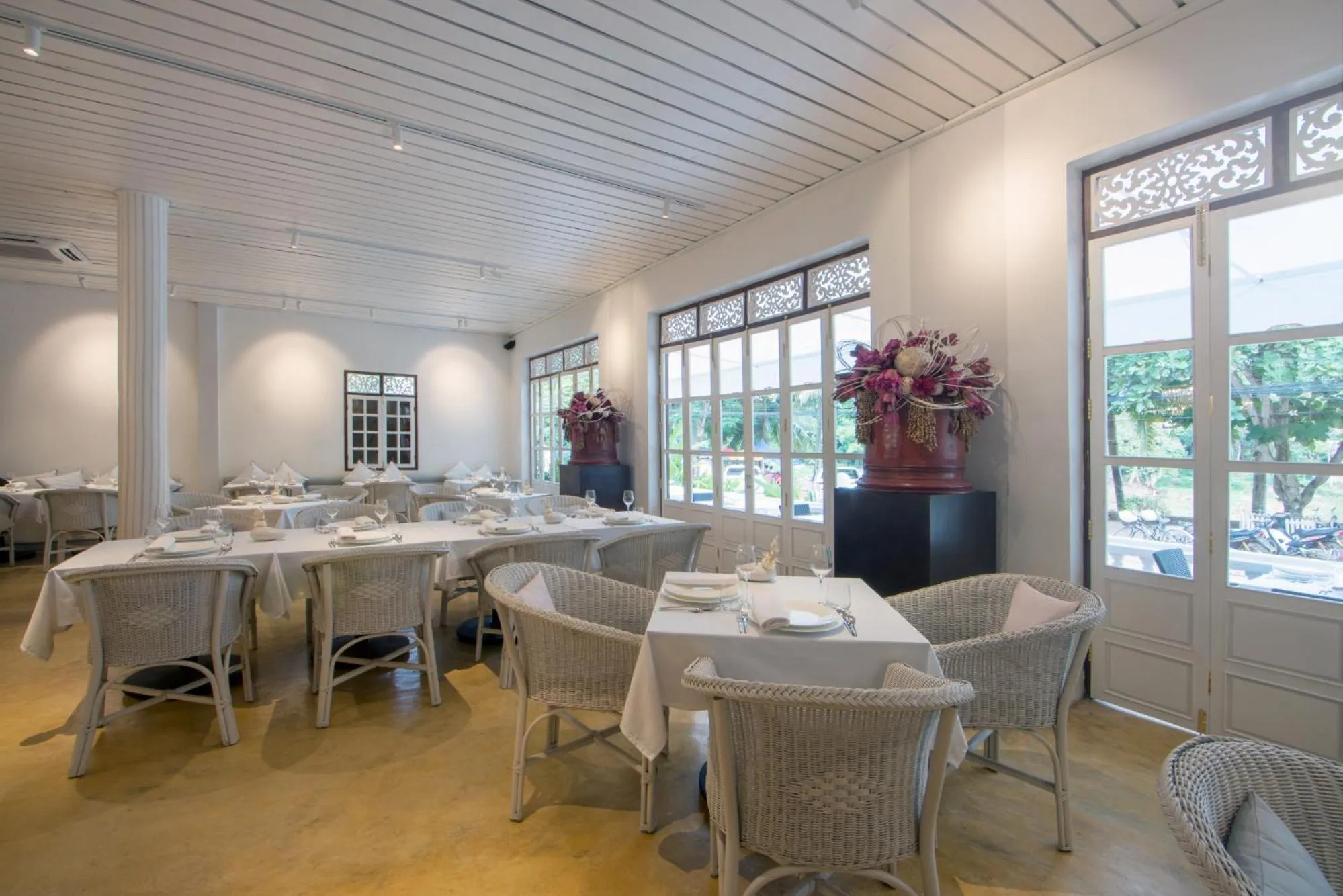 Restaurant/places to eat in The Apsara