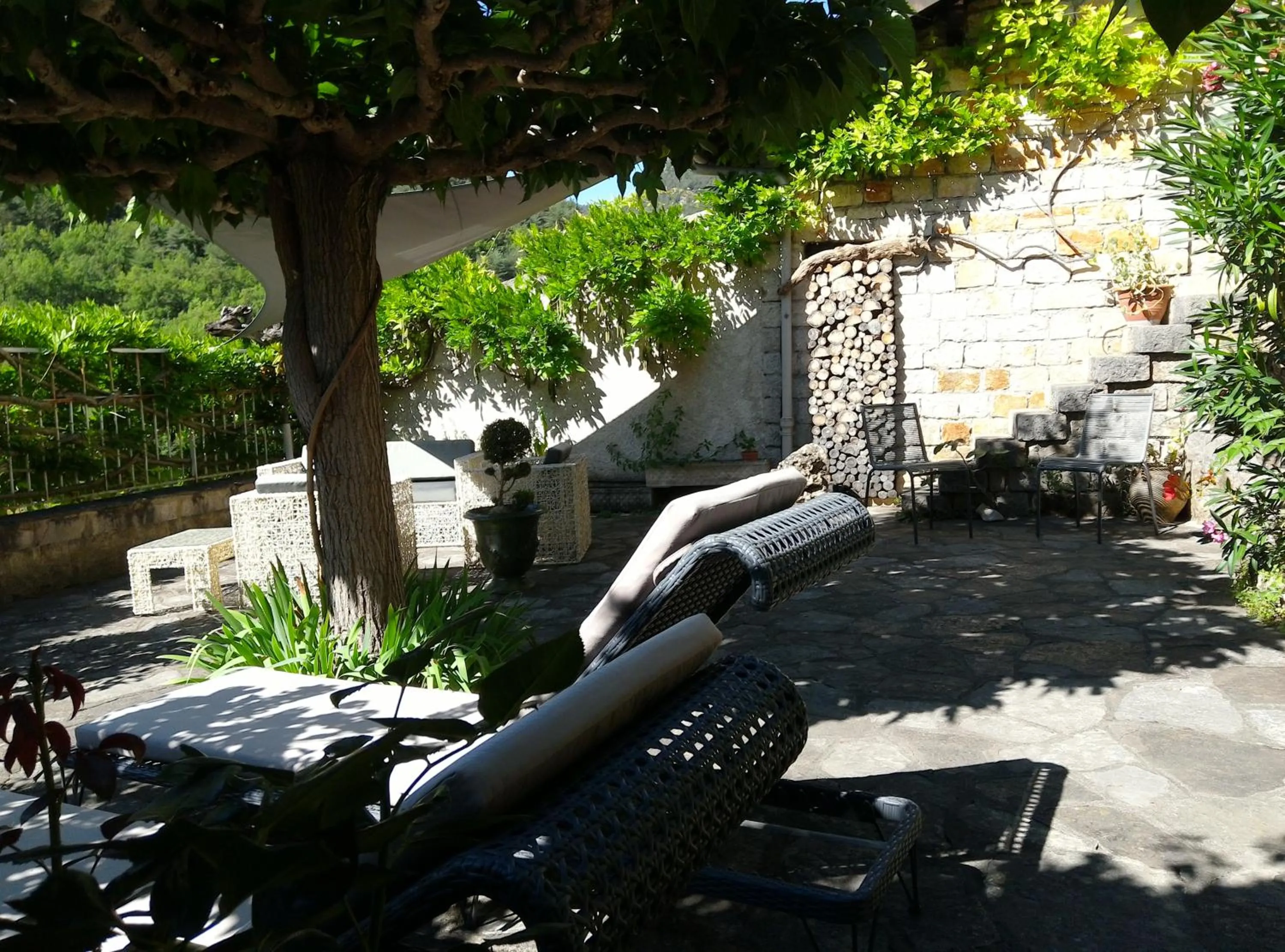 Patio in Ermitage de Peyreleau