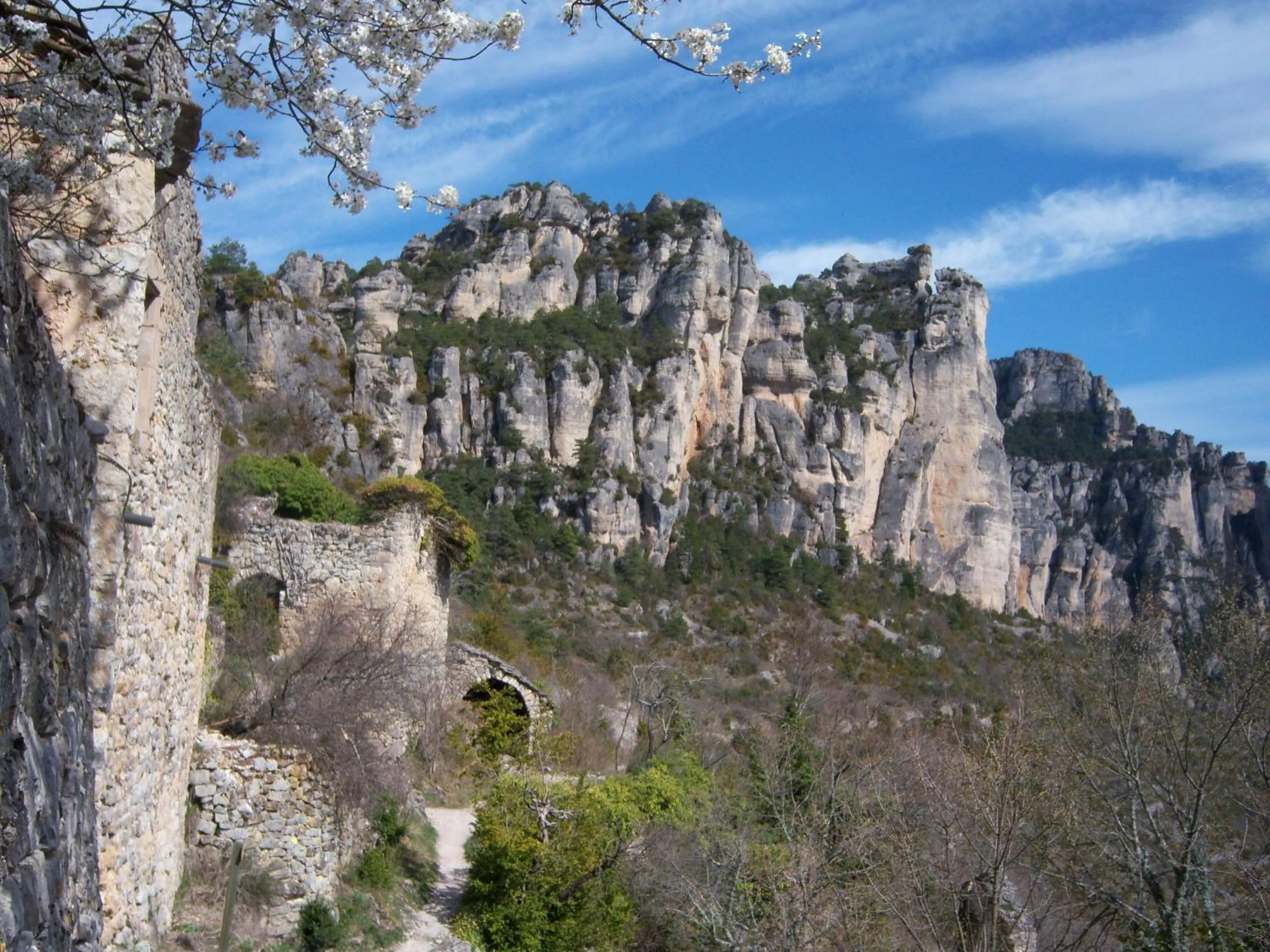 Hiking in Ermitage de Peyreleau