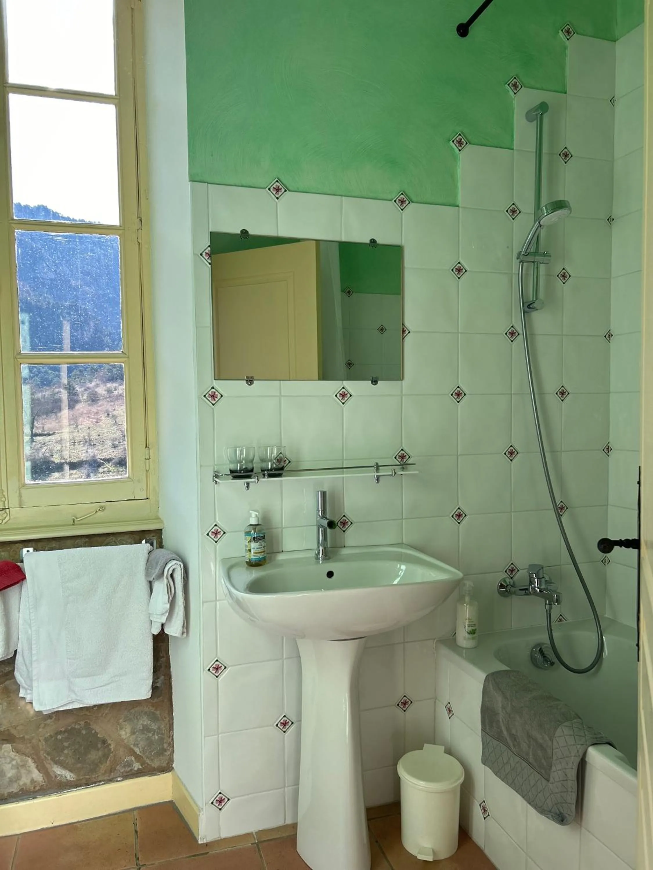 Bathroom in Ermitage de Peyreleau