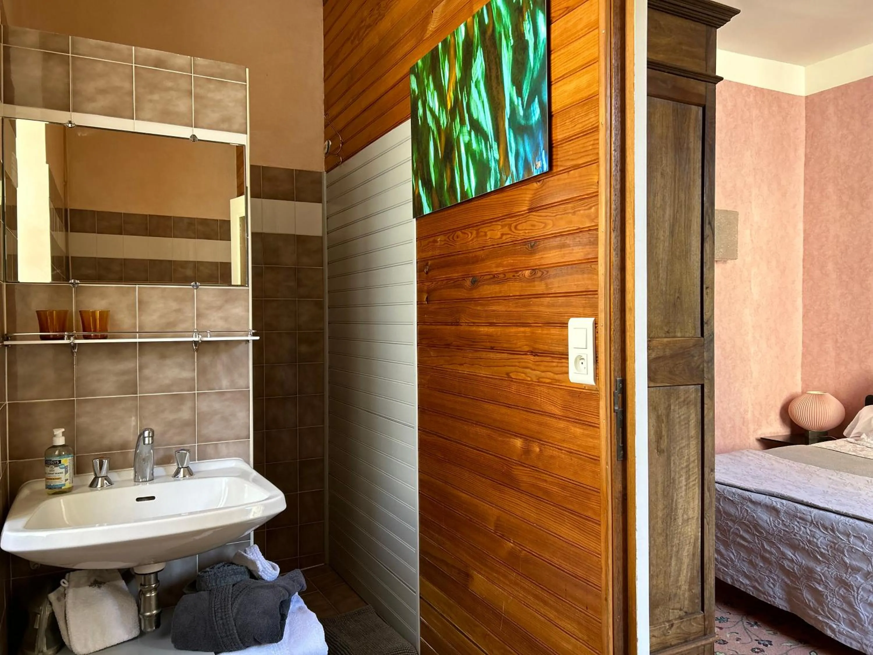 Bathroom, Bed in Ermitage de Peyreleau