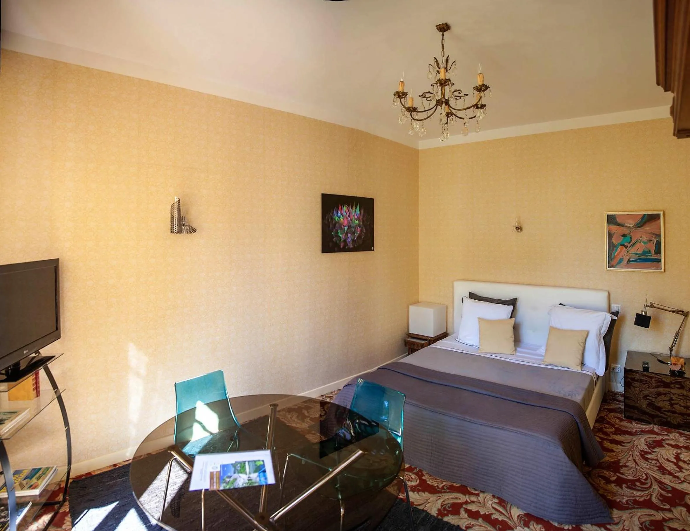 Photo of the whole room, Bed in Ermitage de Peyreleau