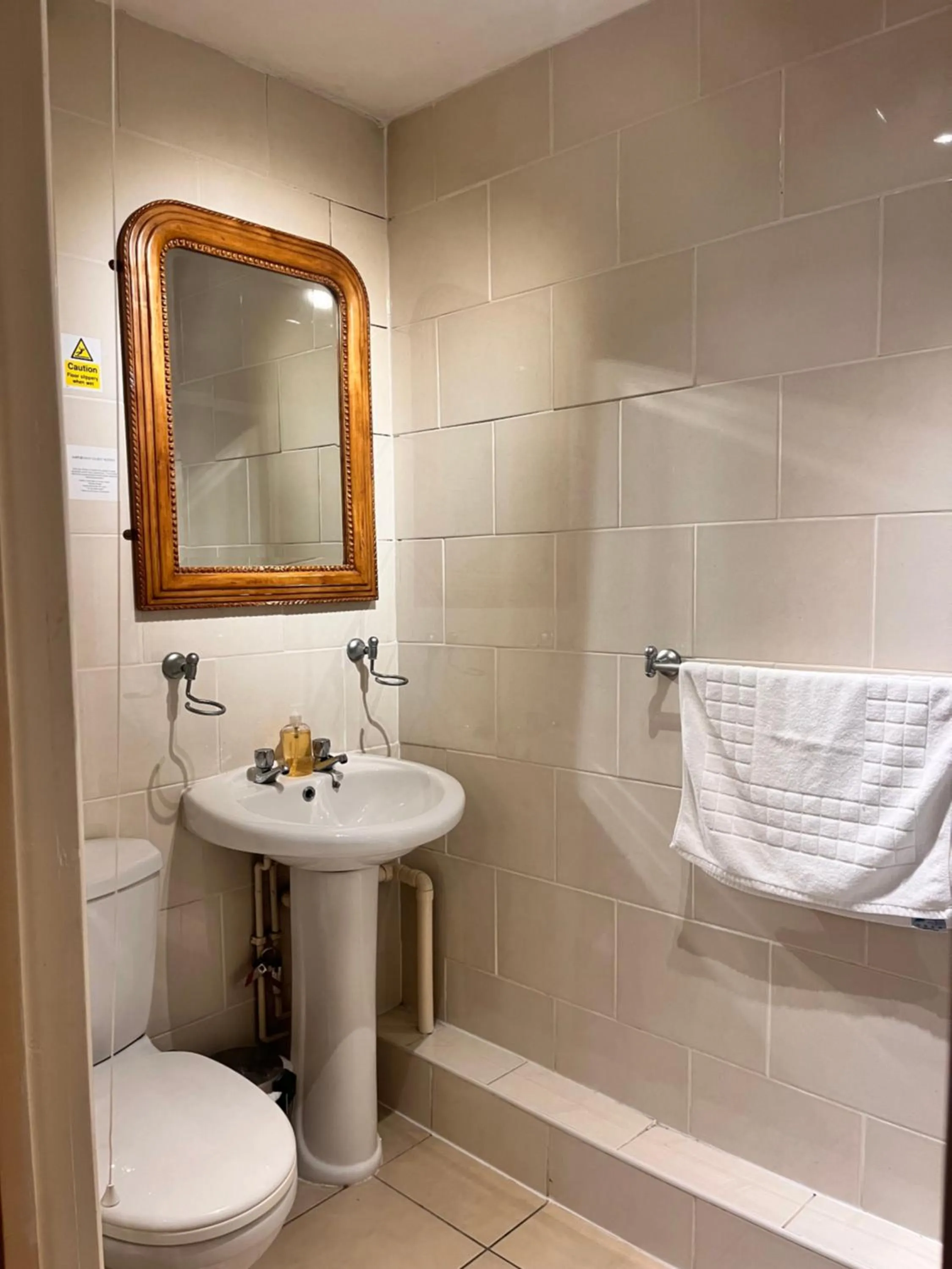 Toilet in Ullet Suites