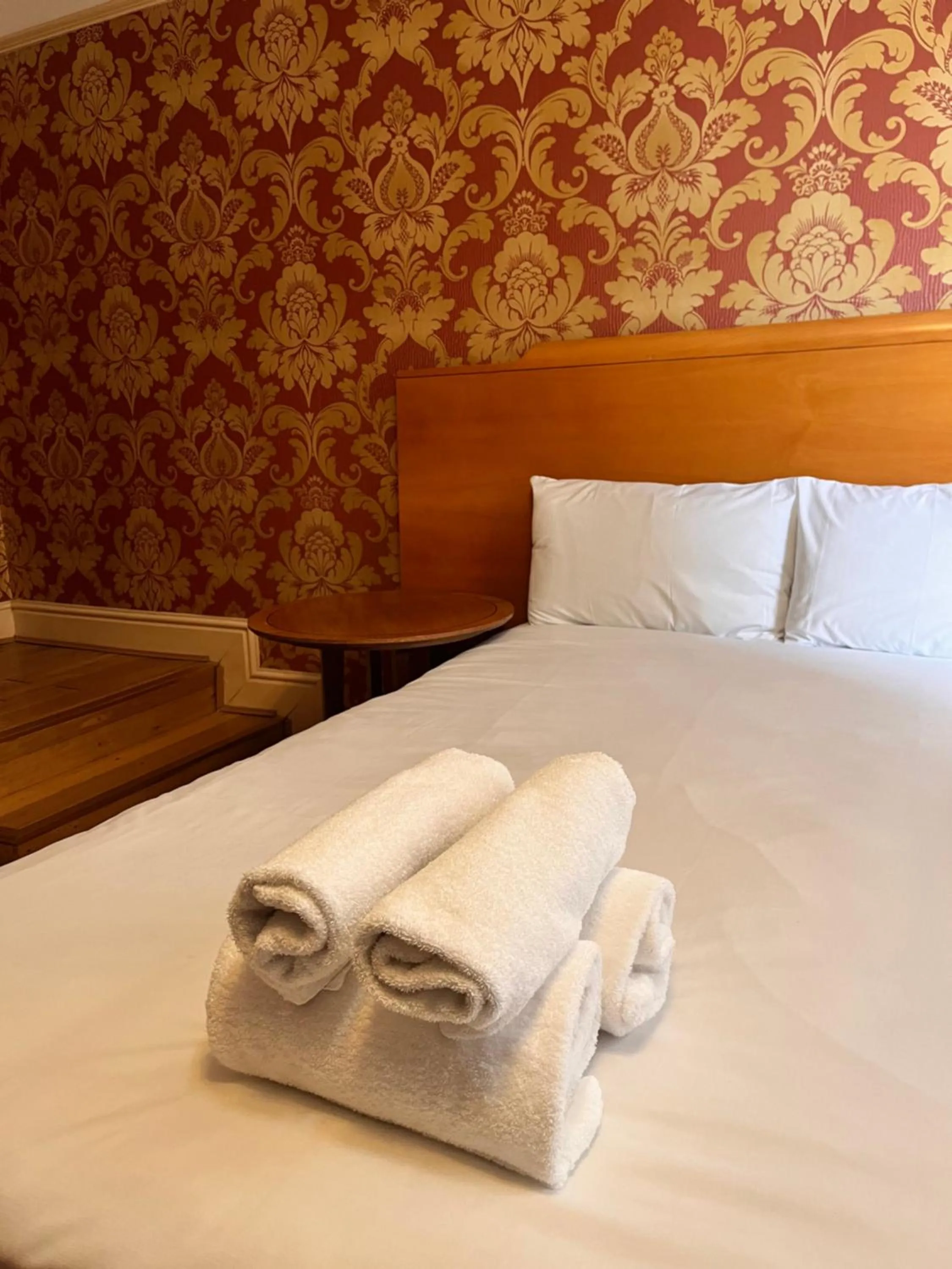 Bedroom, Bed in Ullet Suites