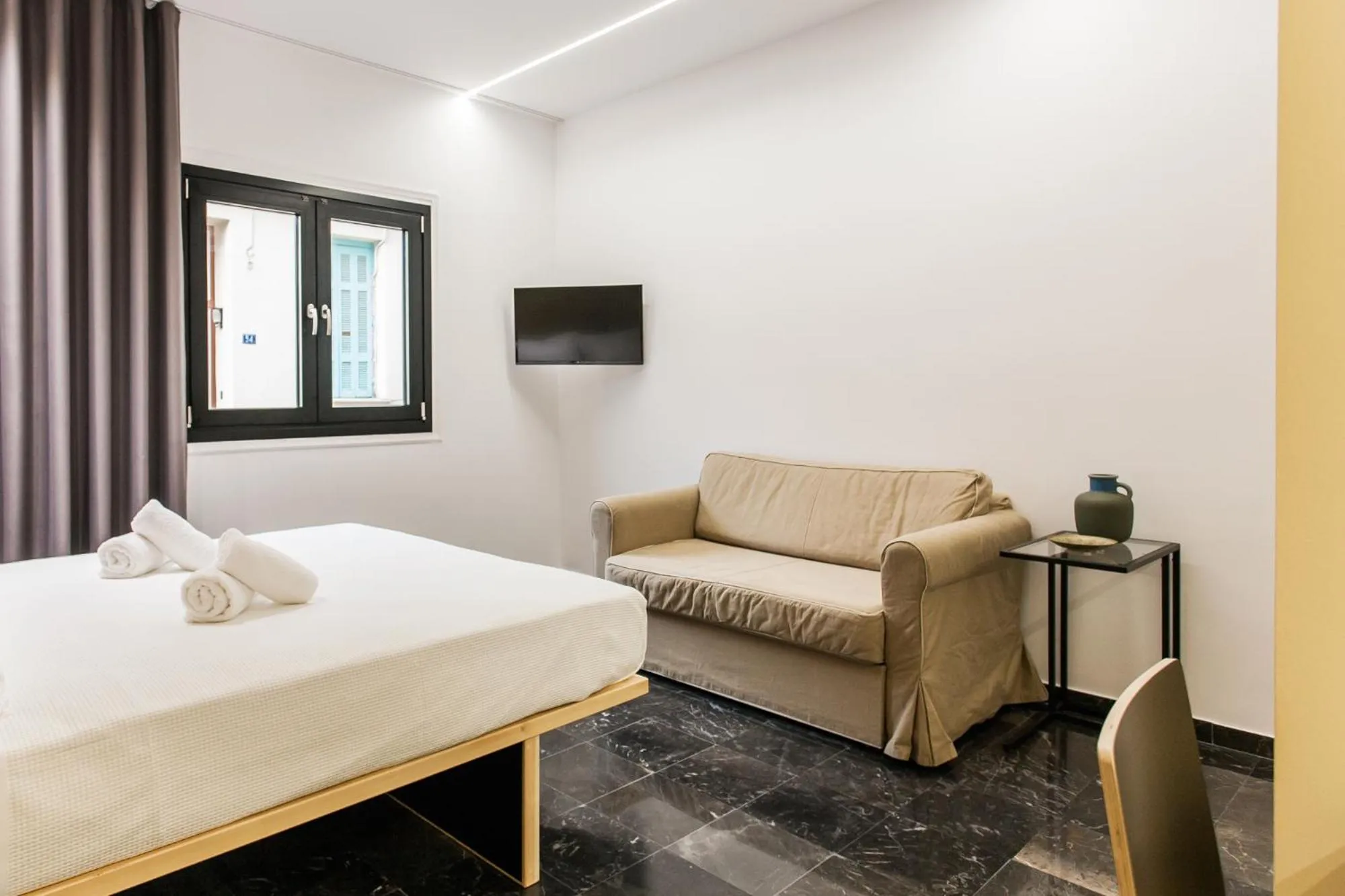 Bed in Greece U Around Athens Thissio Suites