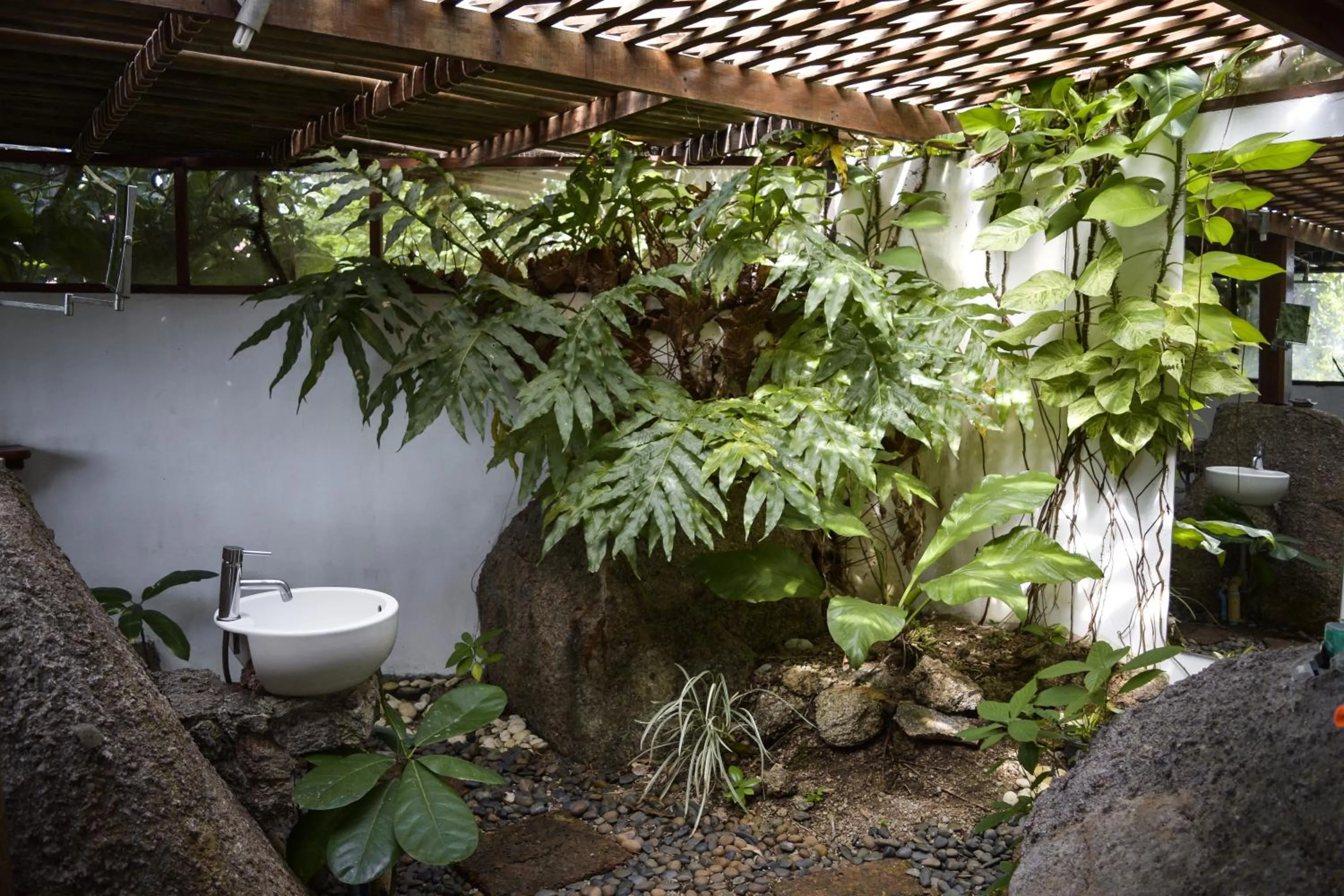 Bathroom in la Cigale