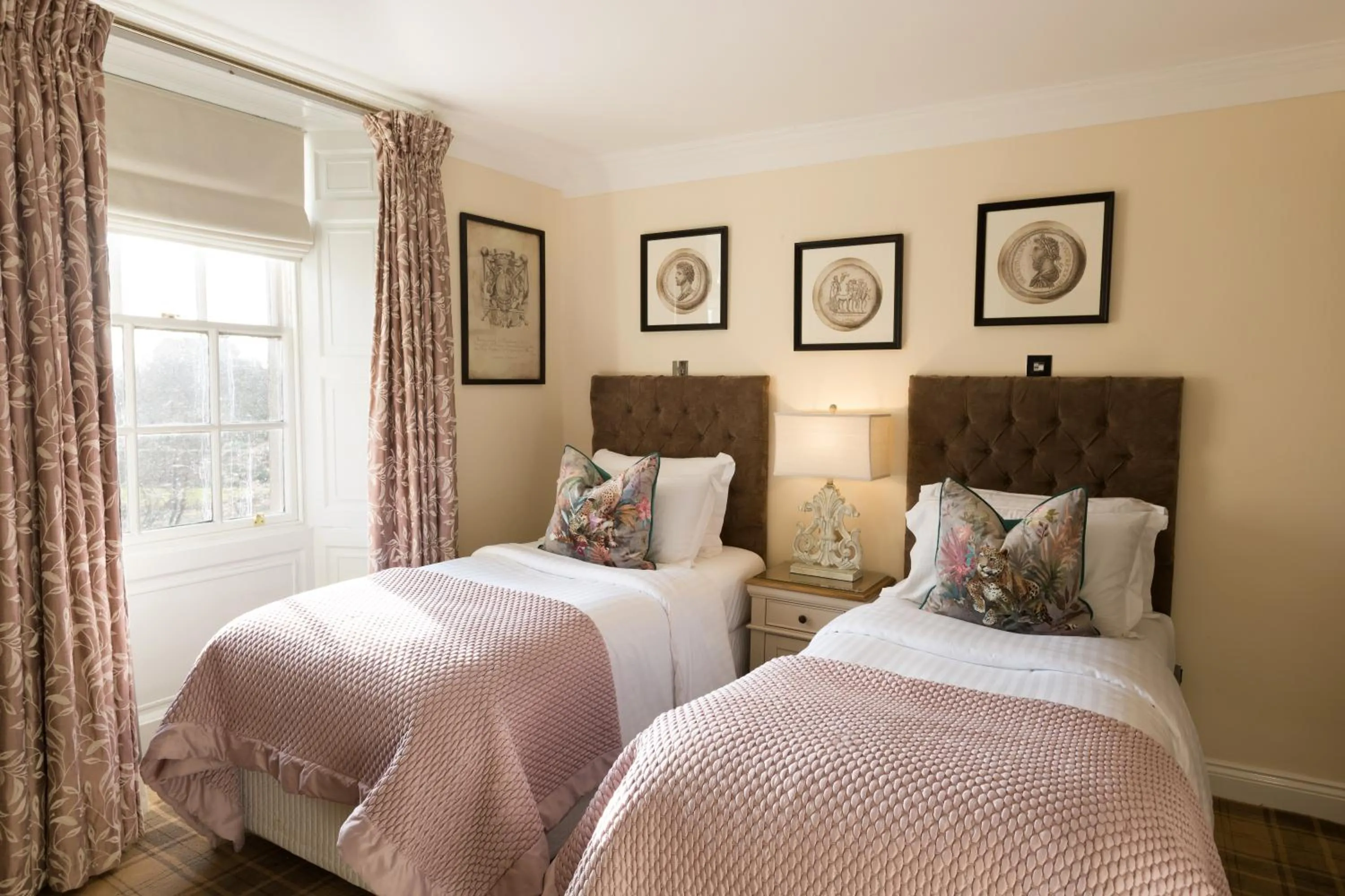 Shower, Bed in Warkworth House Hotel