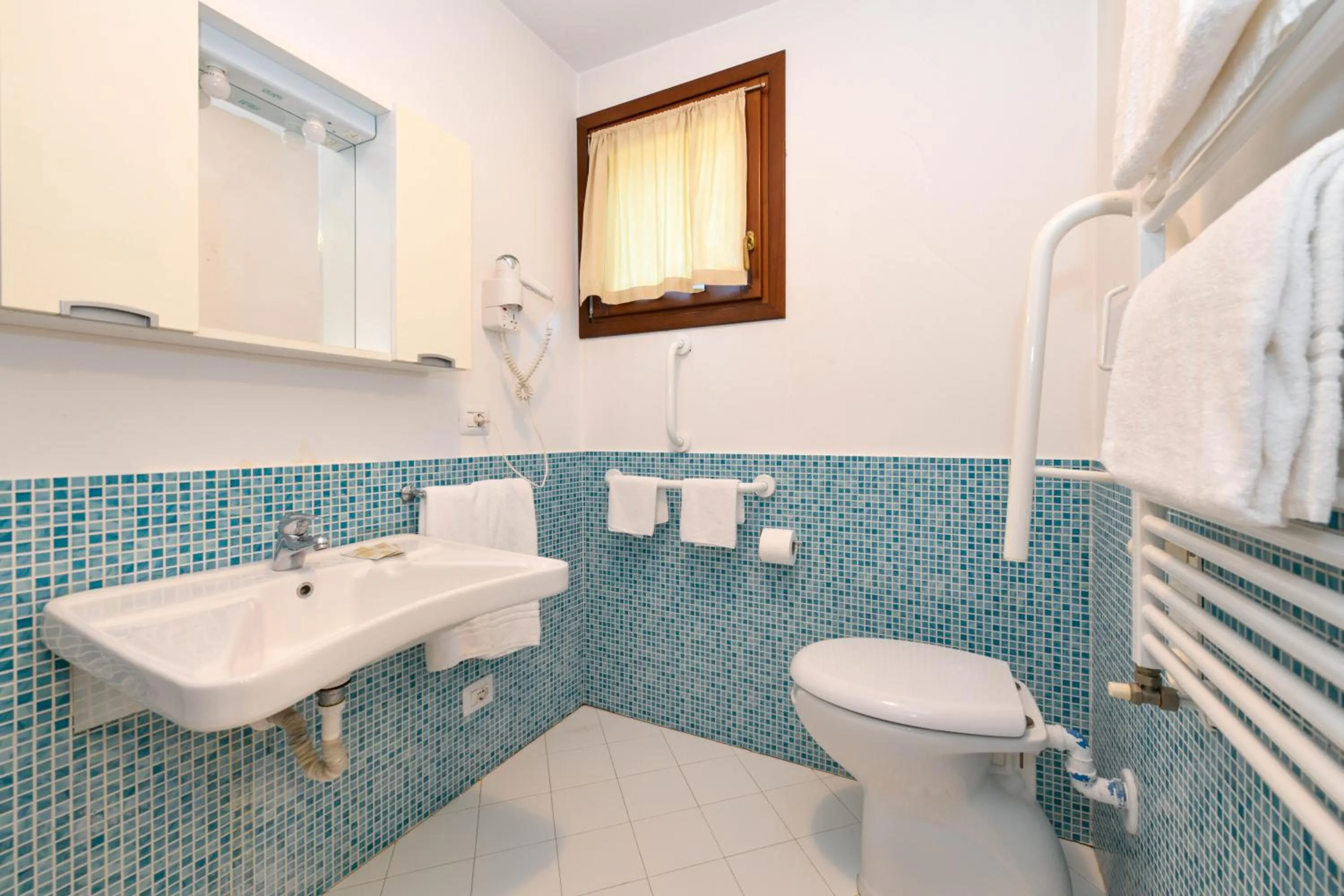 Bathroom in Residence Rta La Rosa delle Dolomiti