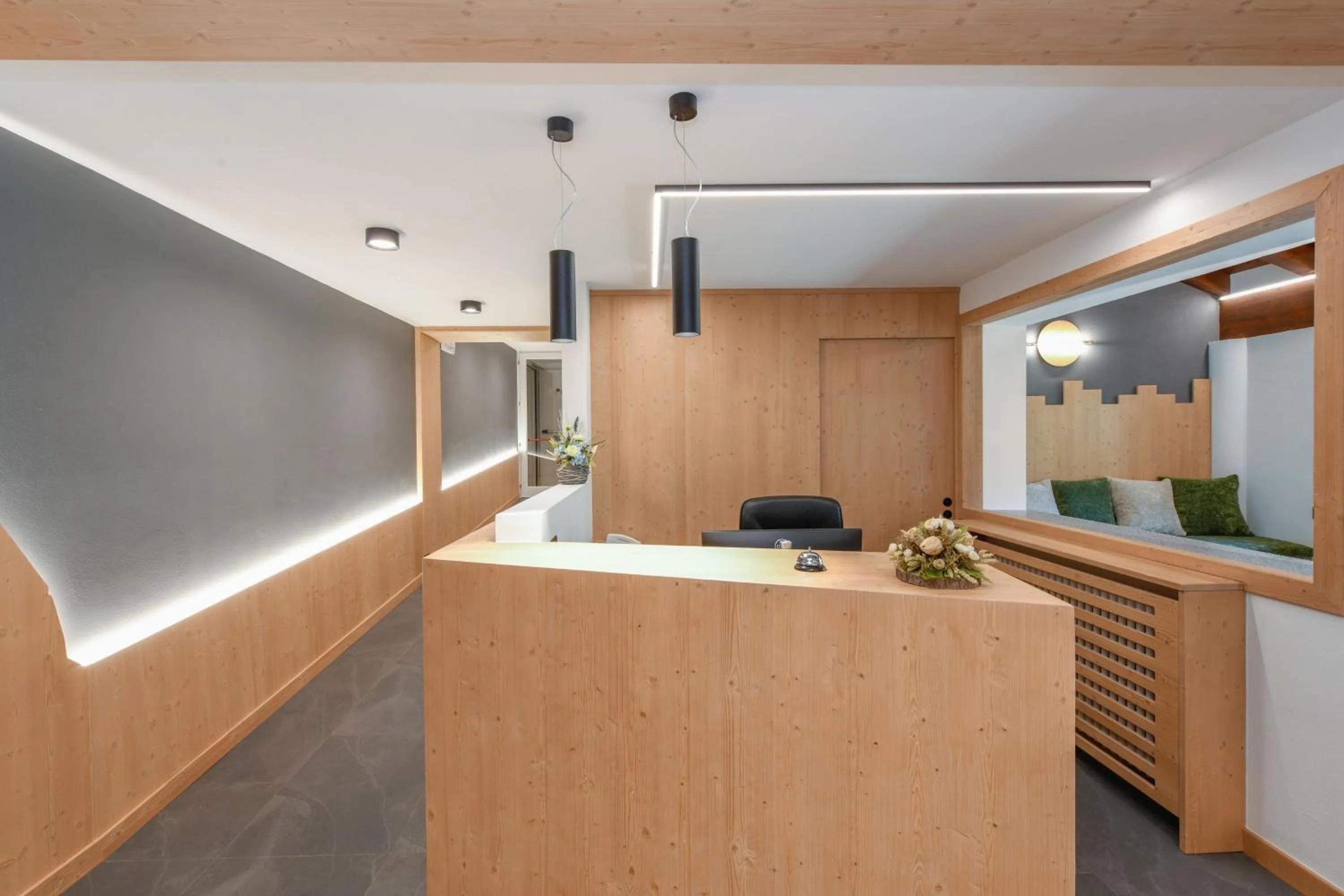 Lobby or reception in Residence Rta La Rosa delle Dolomiti