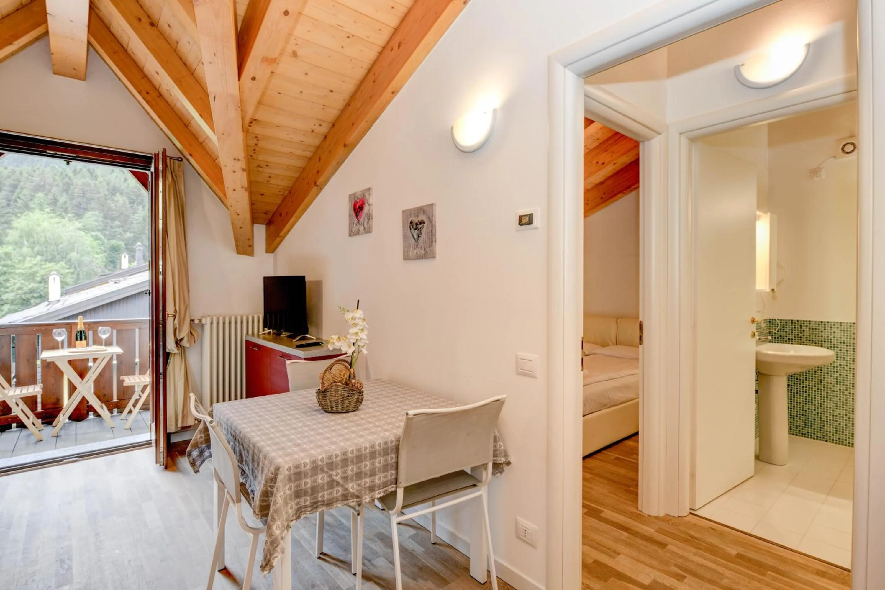 TV and multimedia in Residence Rta La Rosa delle Dolomiti