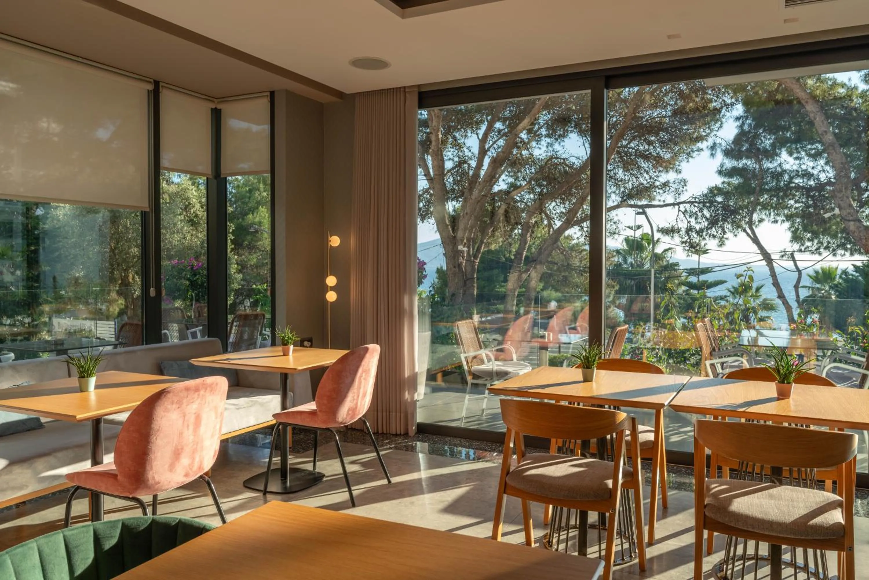 Lounge or bar in Glow Boutique Hotel & Suites