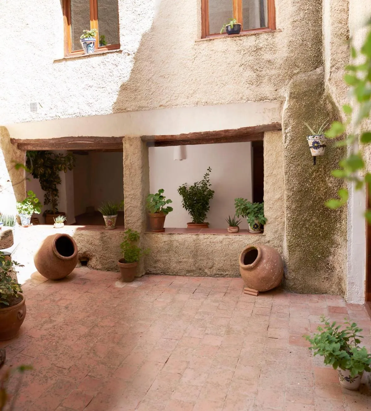 Property building in Hotel Casa de los Arcos