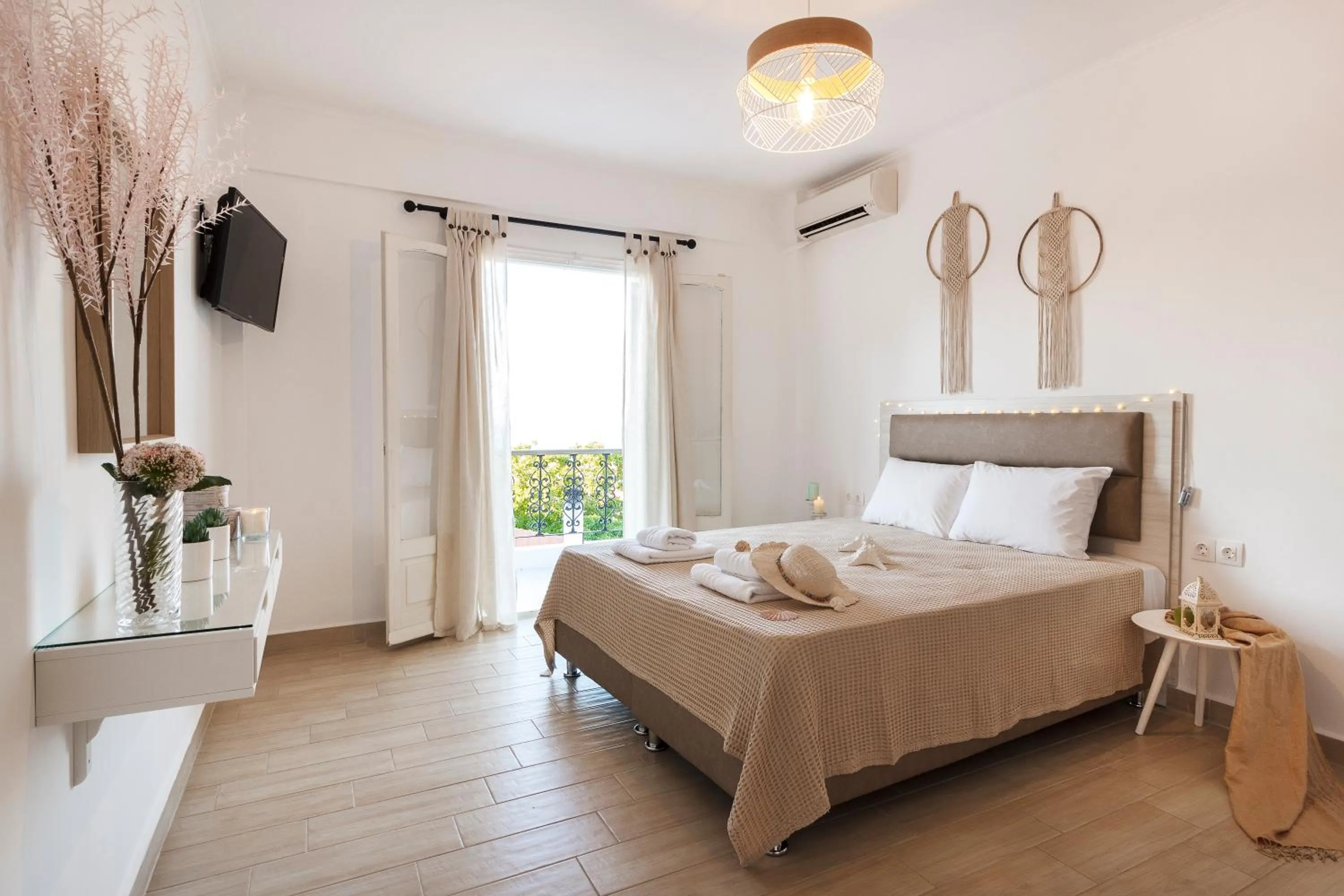 Bed in Anatoli Apartments Polichrono