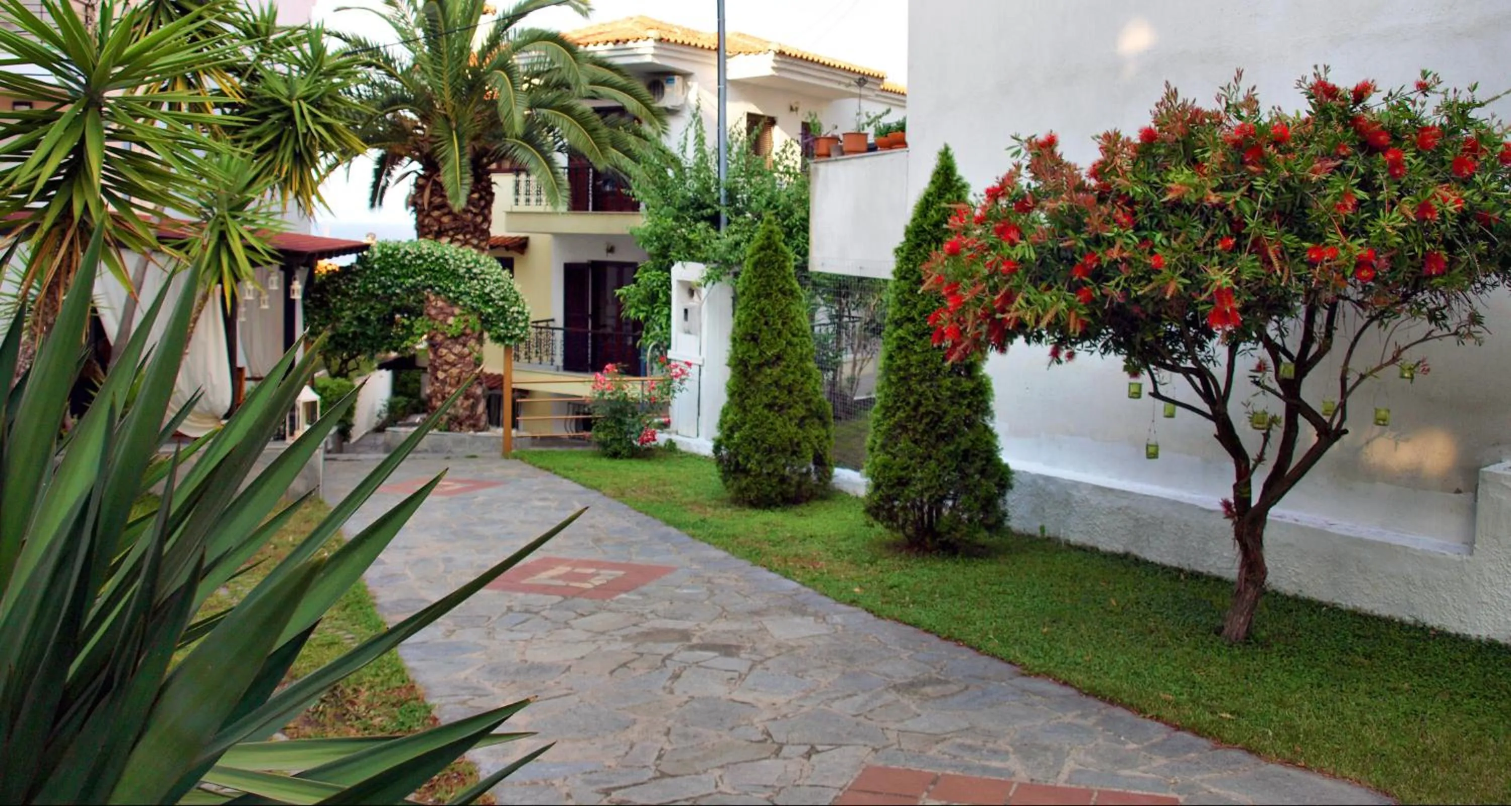 Garden in Anatoli Apartments Polichrono