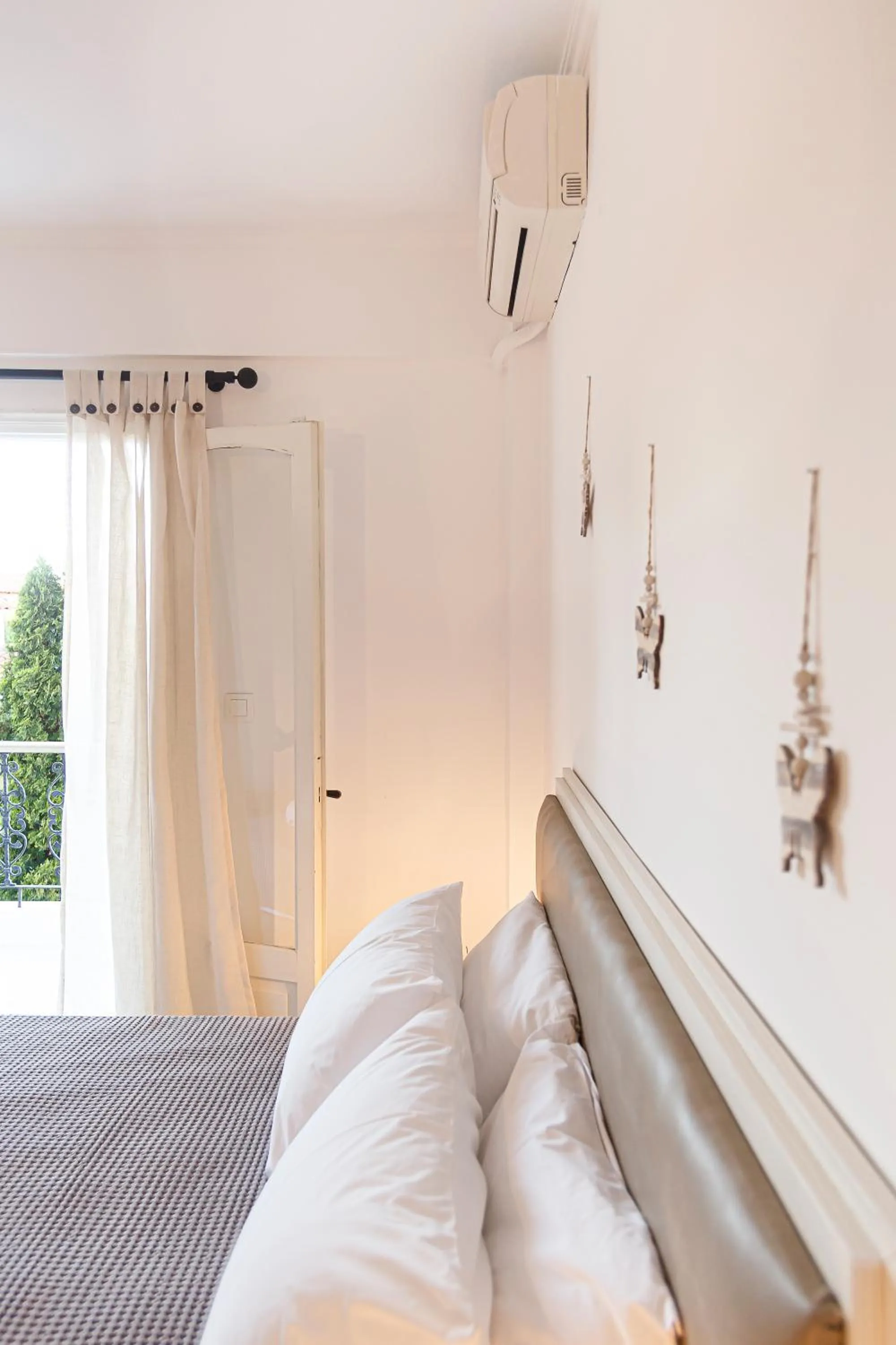 Bed in Anatoli Apartments Polichrono