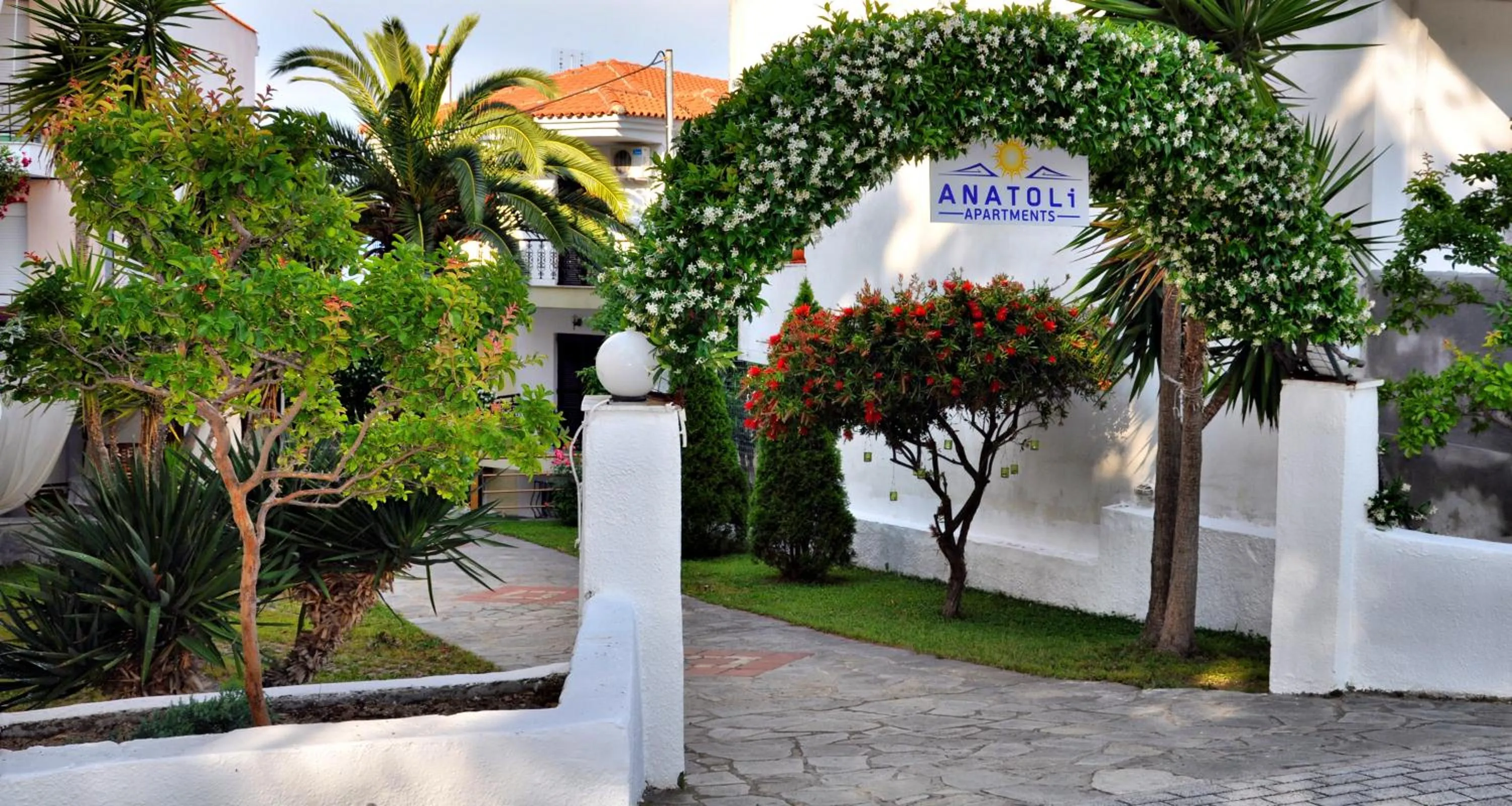 Facade/entrance in Anatoli Apartments Polichrono