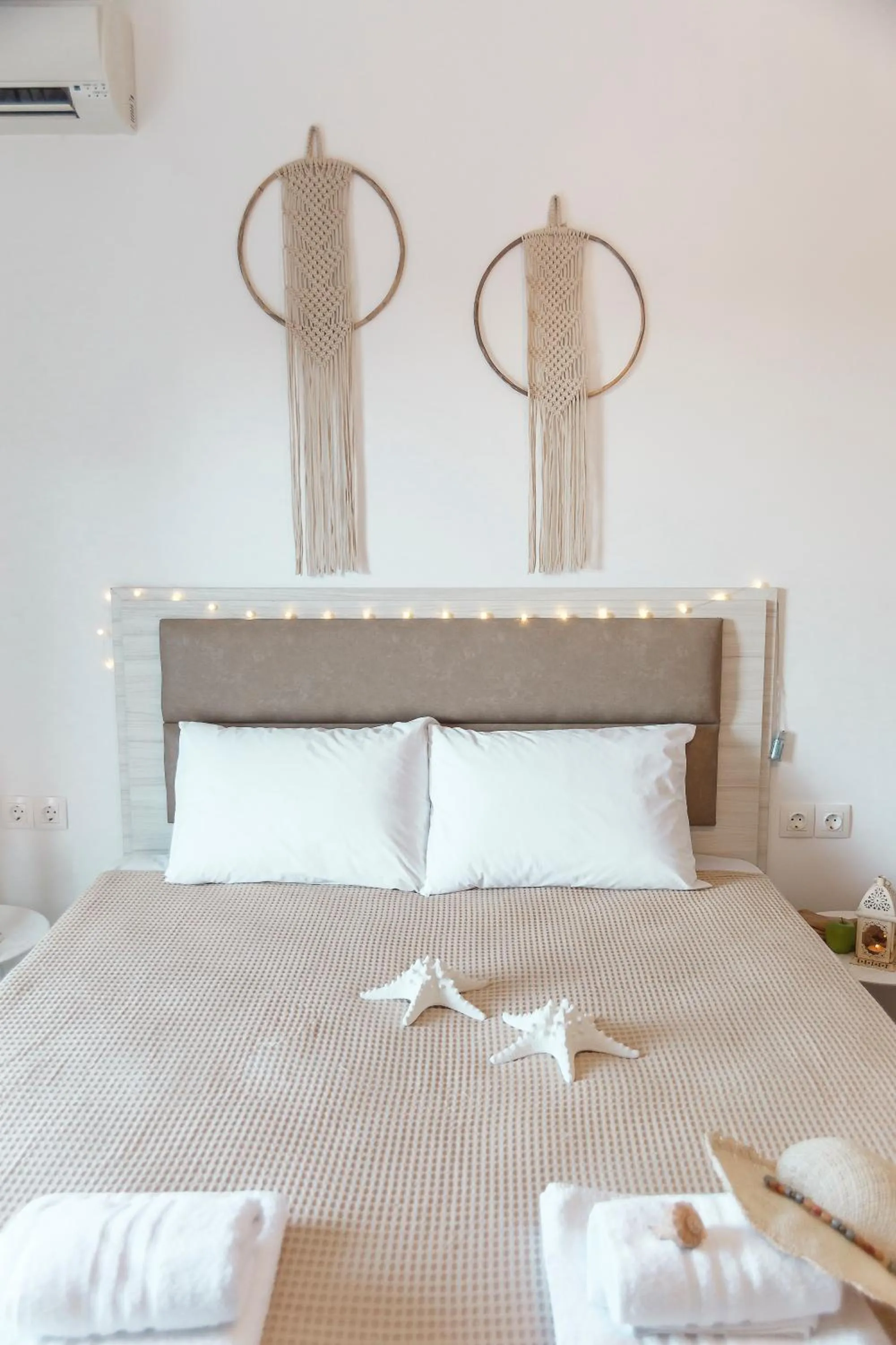 Bed in Anatoli Apartments Polichrono