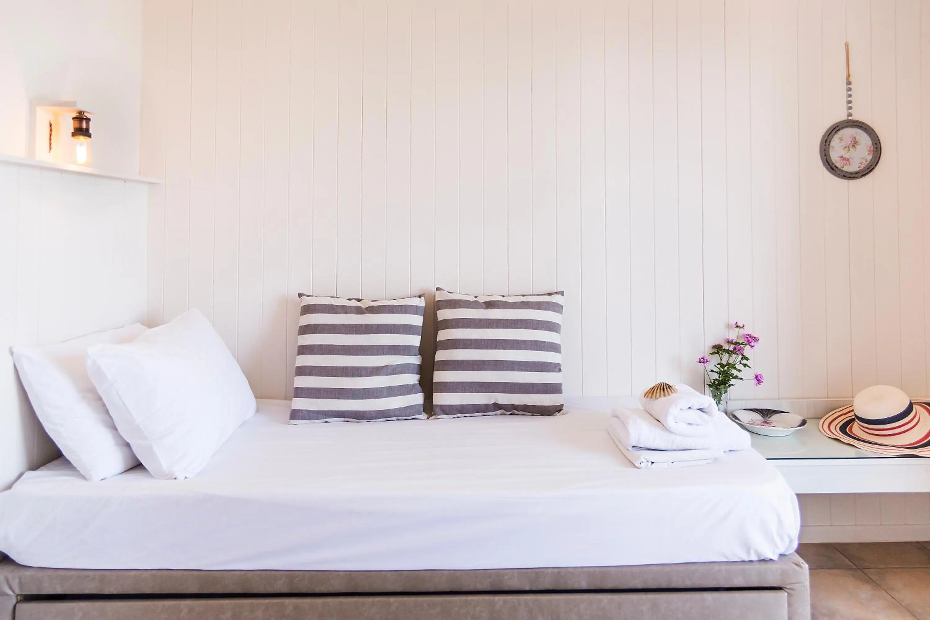 Bed in Anatoli Apartments Polichrono