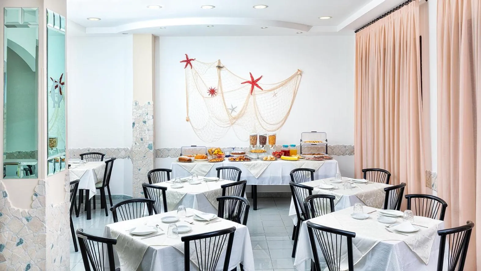 Restaurant/places to eat in Albergo Gloria