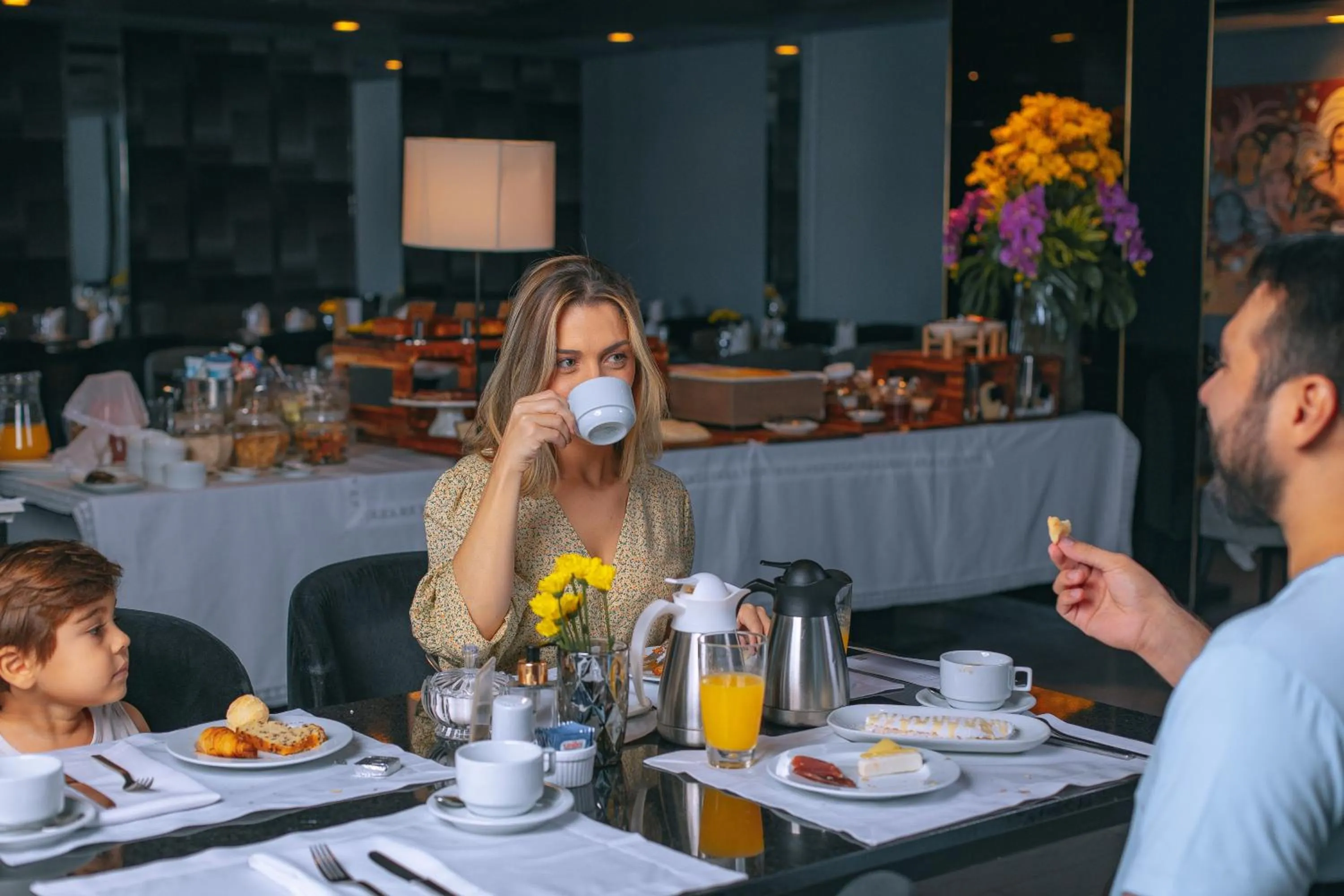 Restaurant/places to eat in LS Hotel