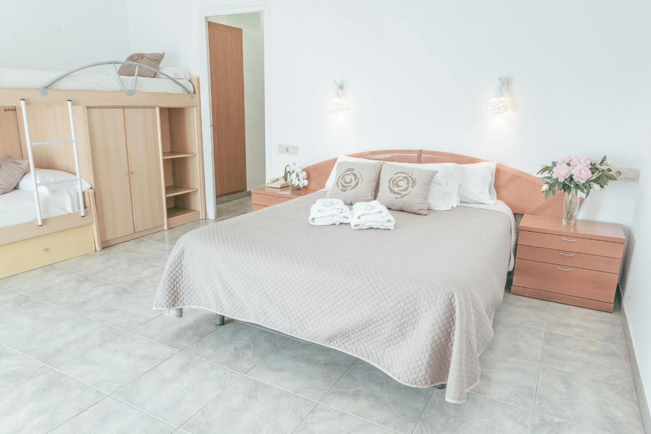 Bed in Hotel Duc de Vendôme