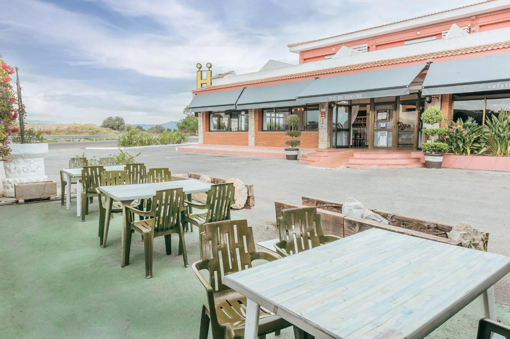 Property building in Hotel Duc de Vendôme