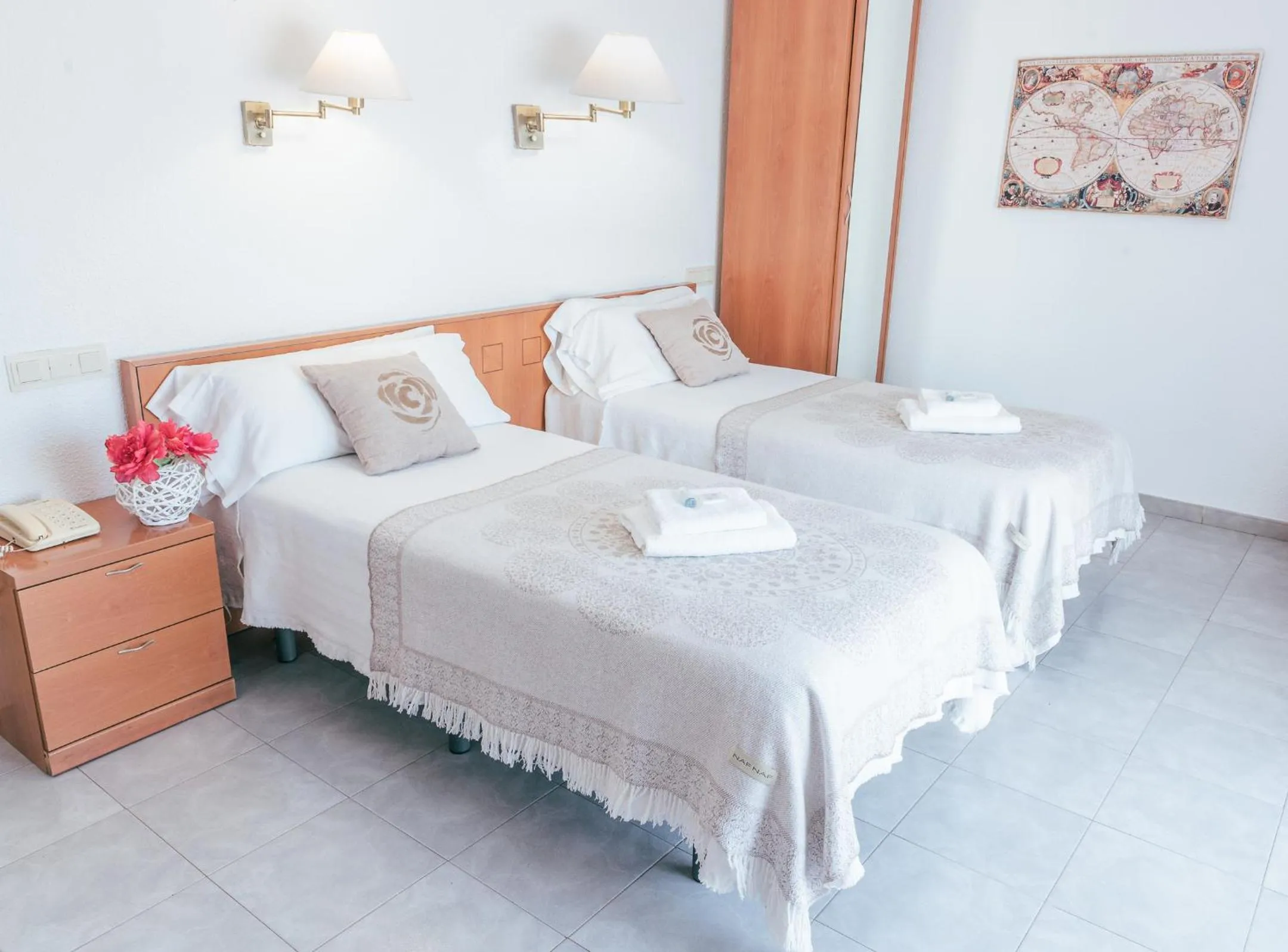 Bed in Hotel Duc de Vendôme