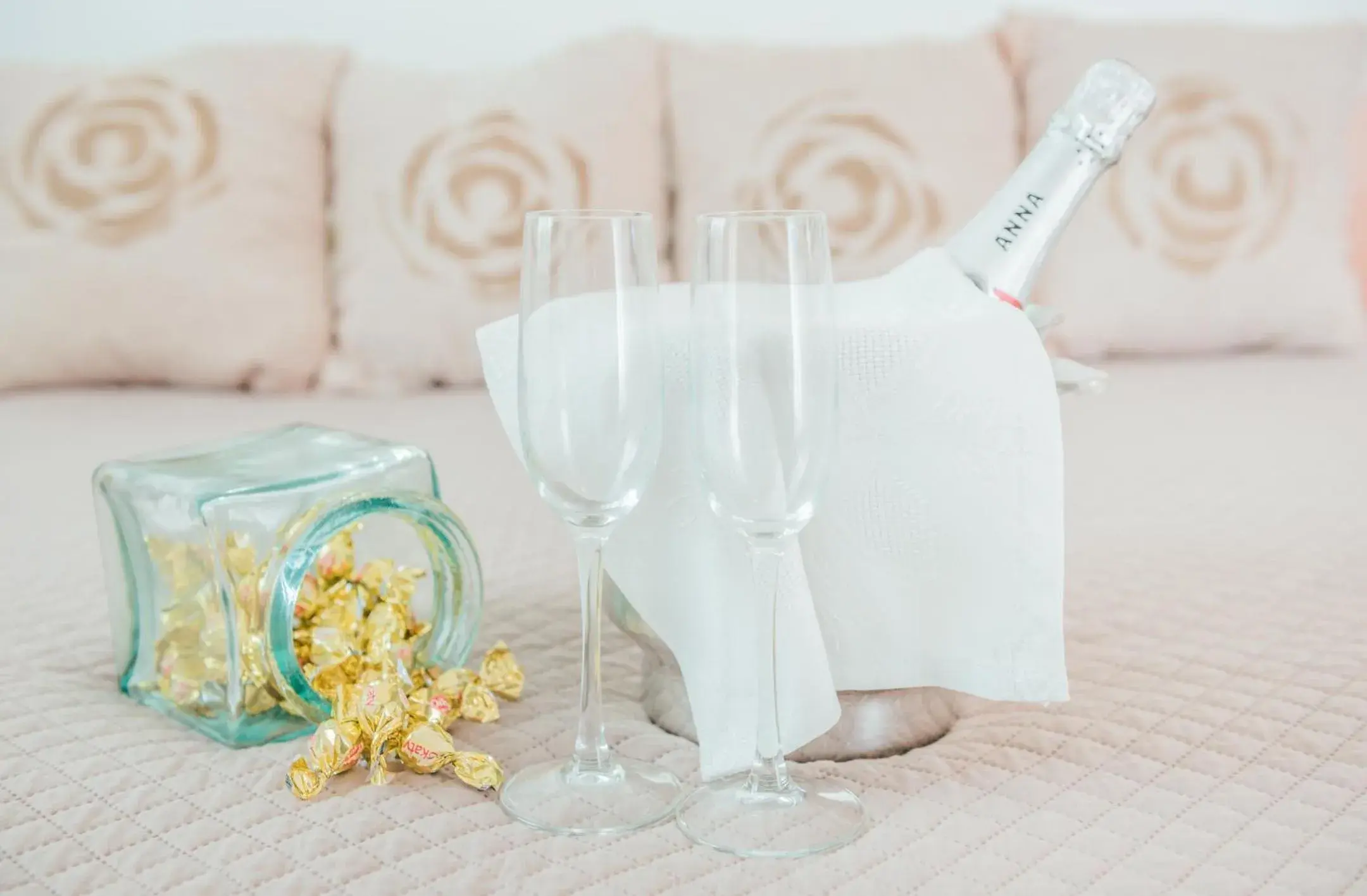 Deluxe Queen Room in Hotel Duc de Vendôme Deluxe Queen Room in Hotel Duc de Vendôme