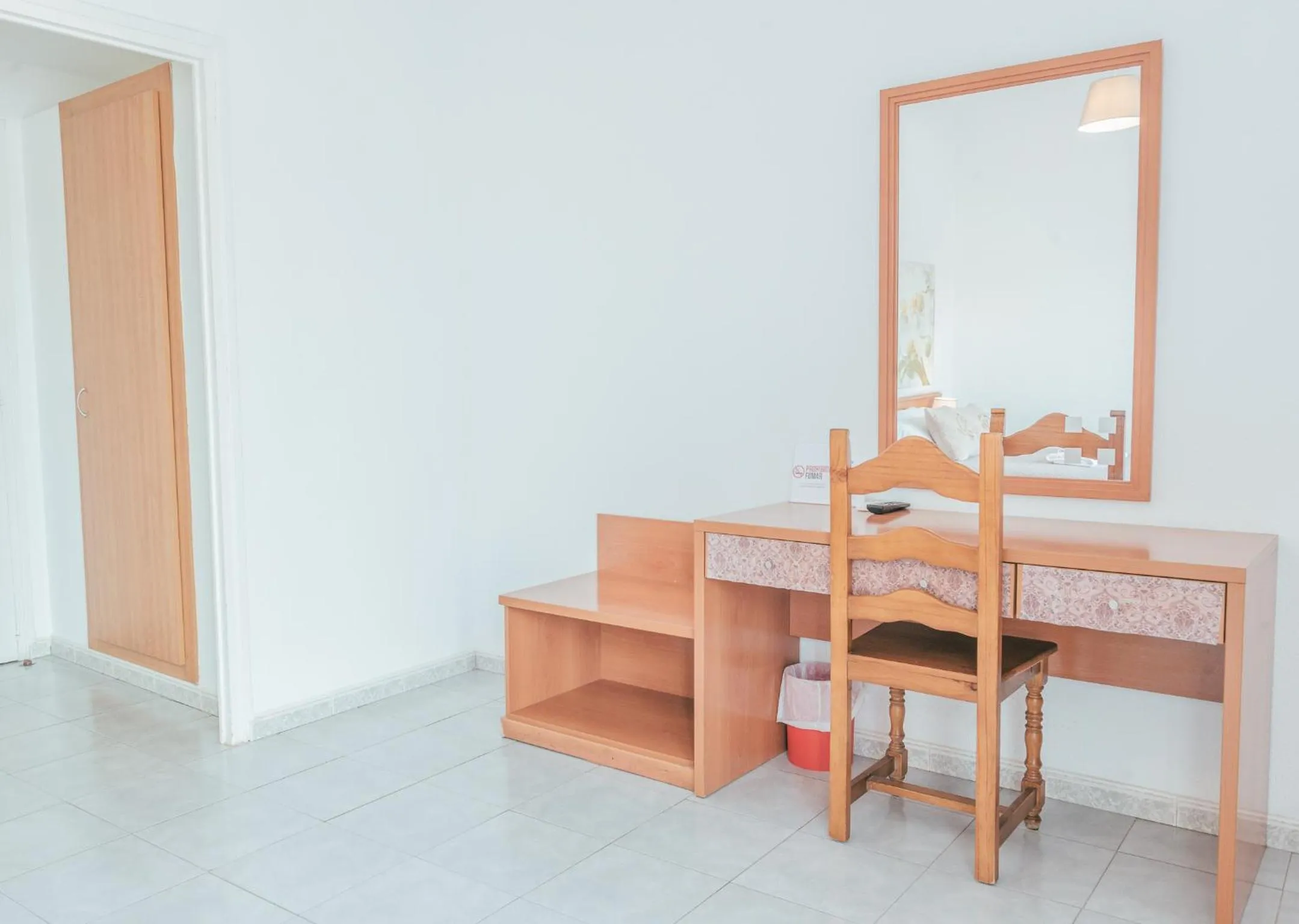 wardrobe in Hotel Duc de Vendôme