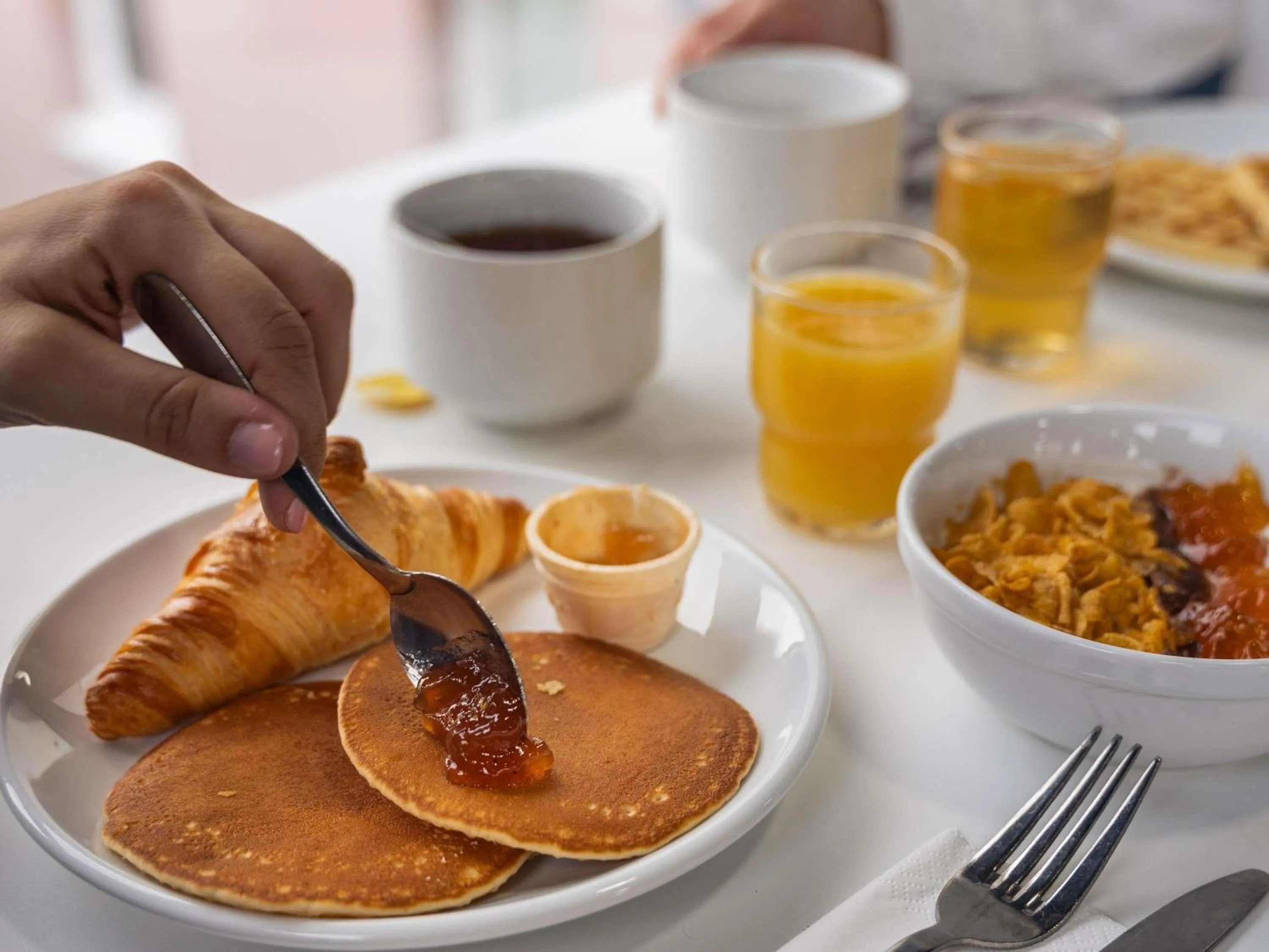 Breakfast in ibis budget Rennes Route de Saint Malo