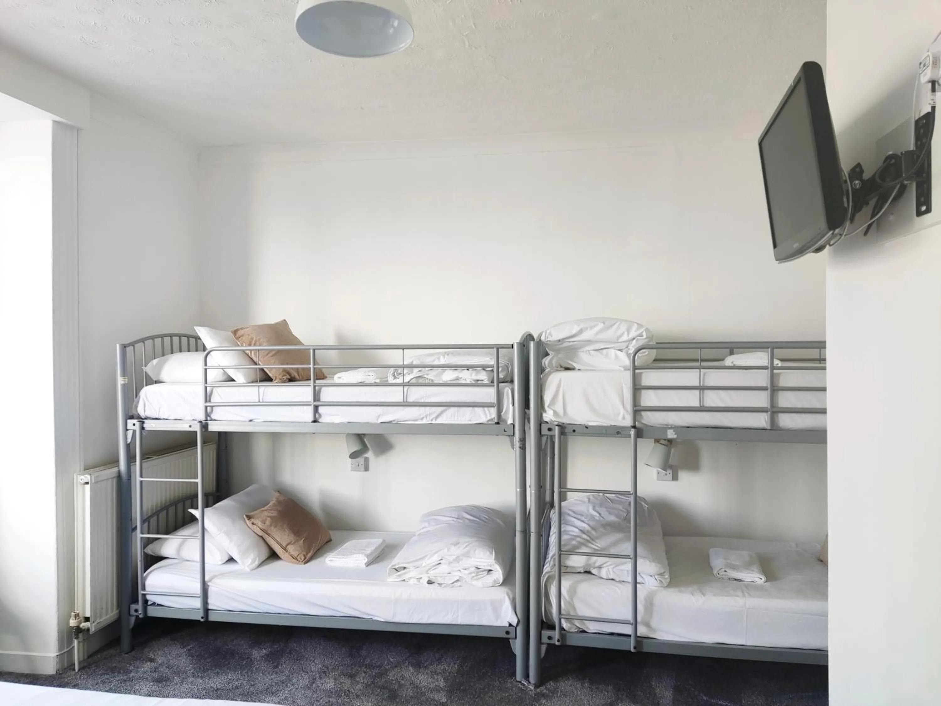 TV and multimedia, Bed in Horizon B And B