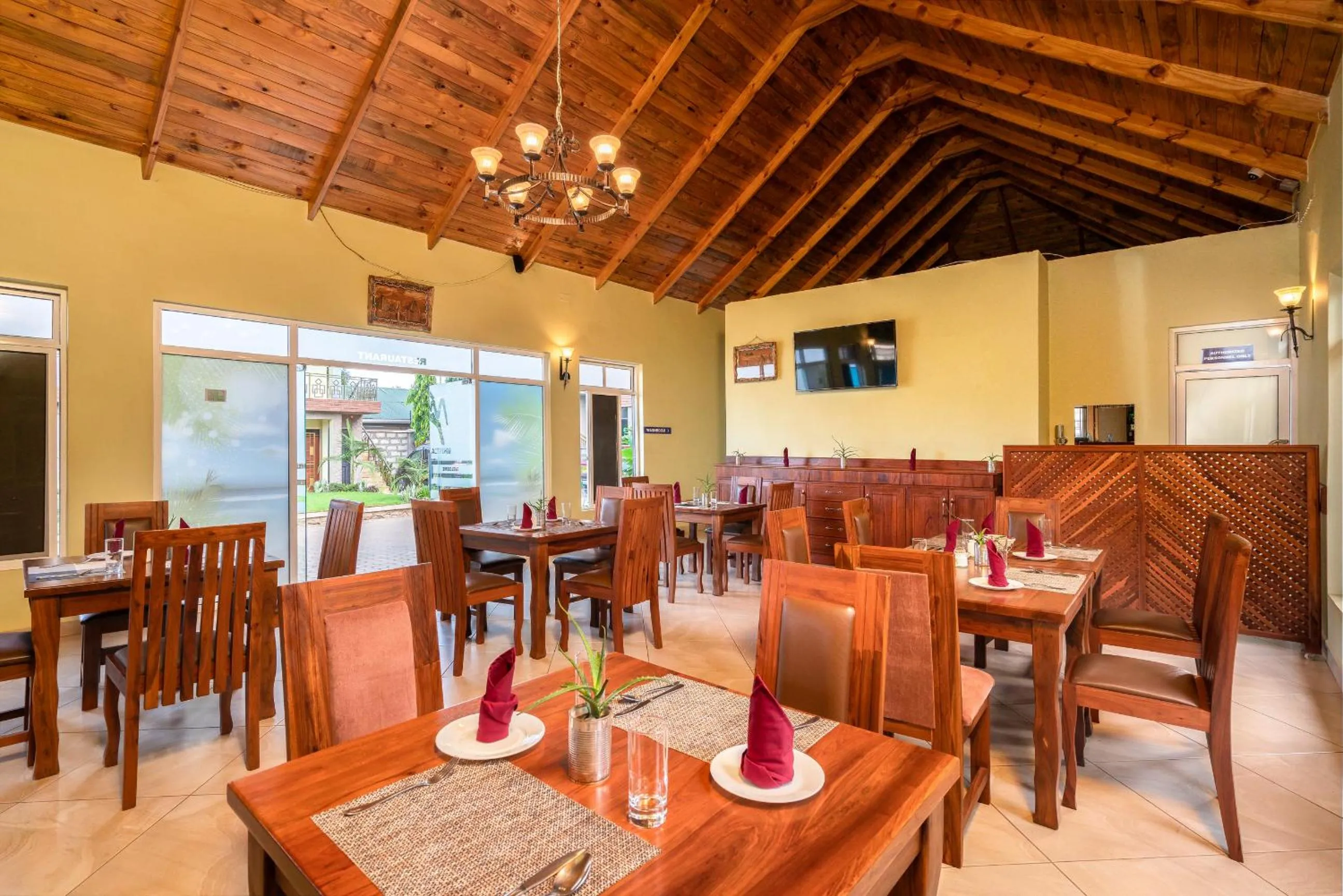 Restaurant/places to eat in Mrimba Palm Hotel