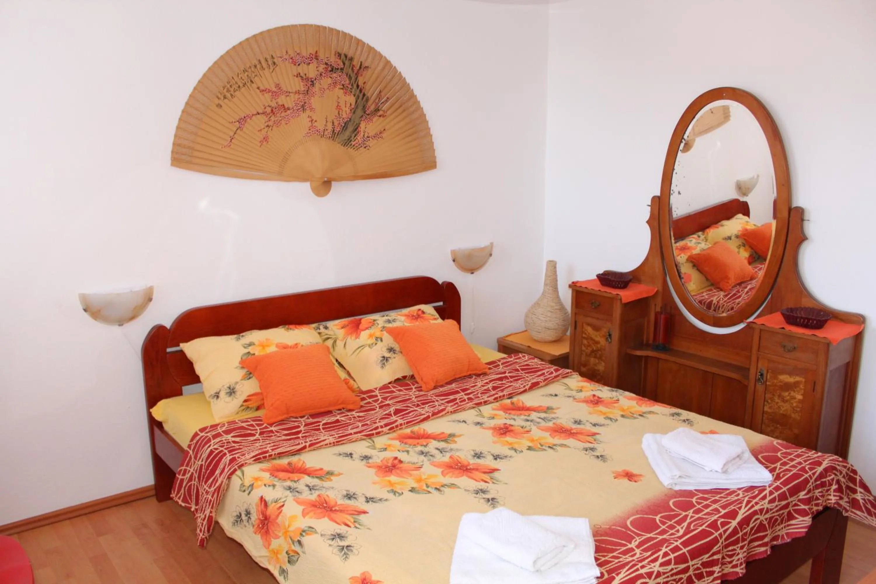 Spring, Bed in Guest House Tomanovic