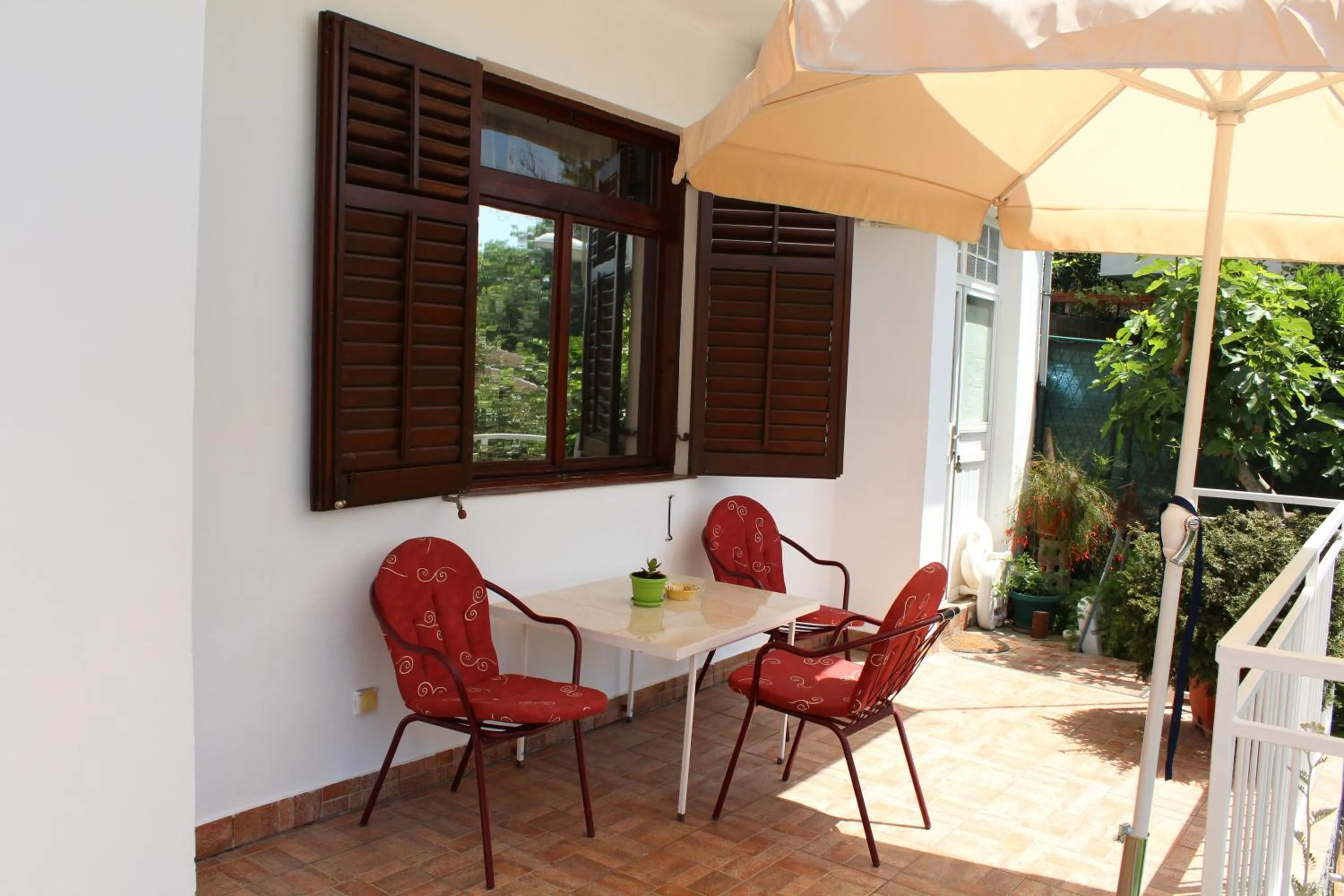 Spring in Guest House Tomanovic